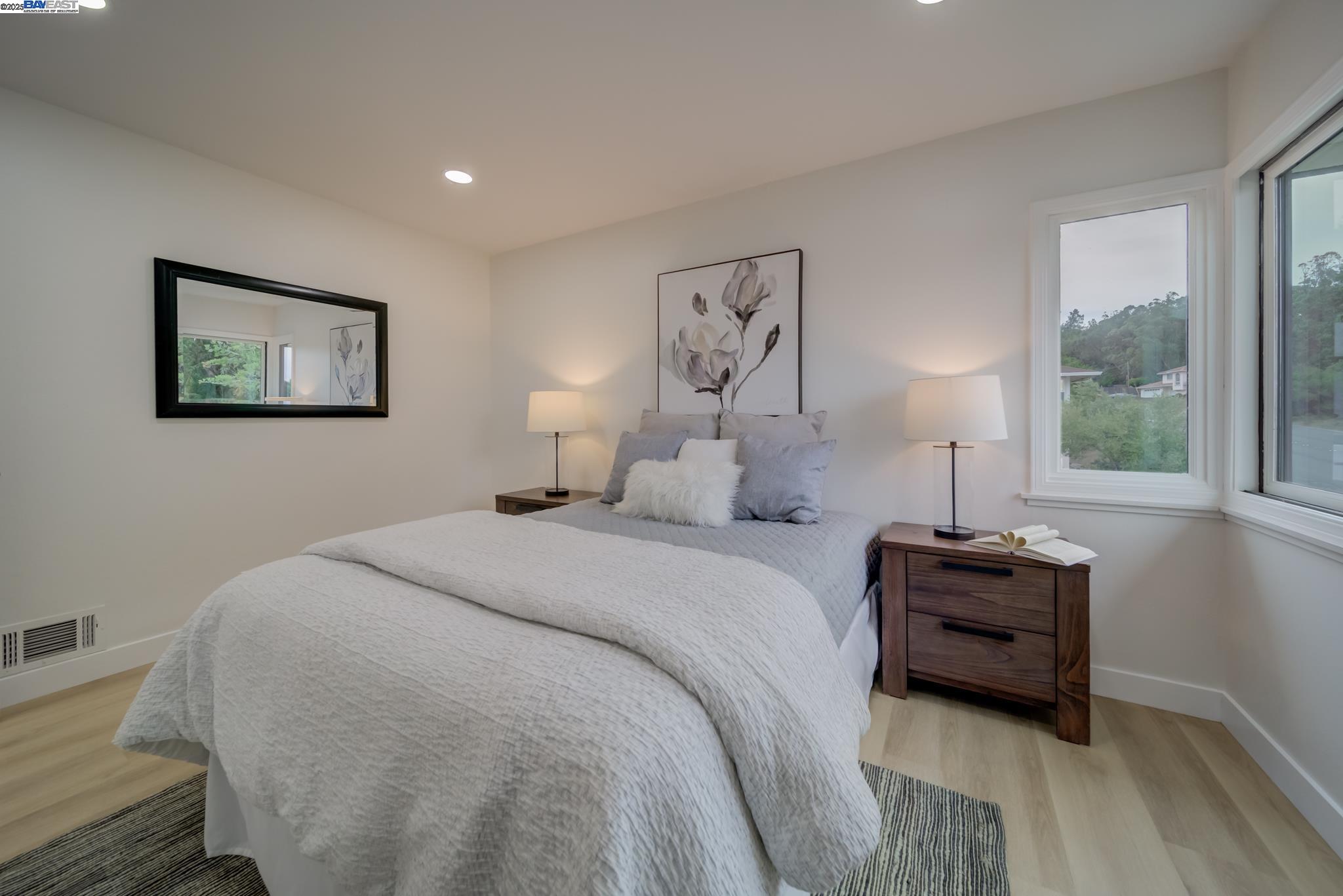 Detail Gallery Image 24 of 44 For 100 Alameda Place, San Bruno,  CA 94066-2534 - 4 Beds | 3 Baths