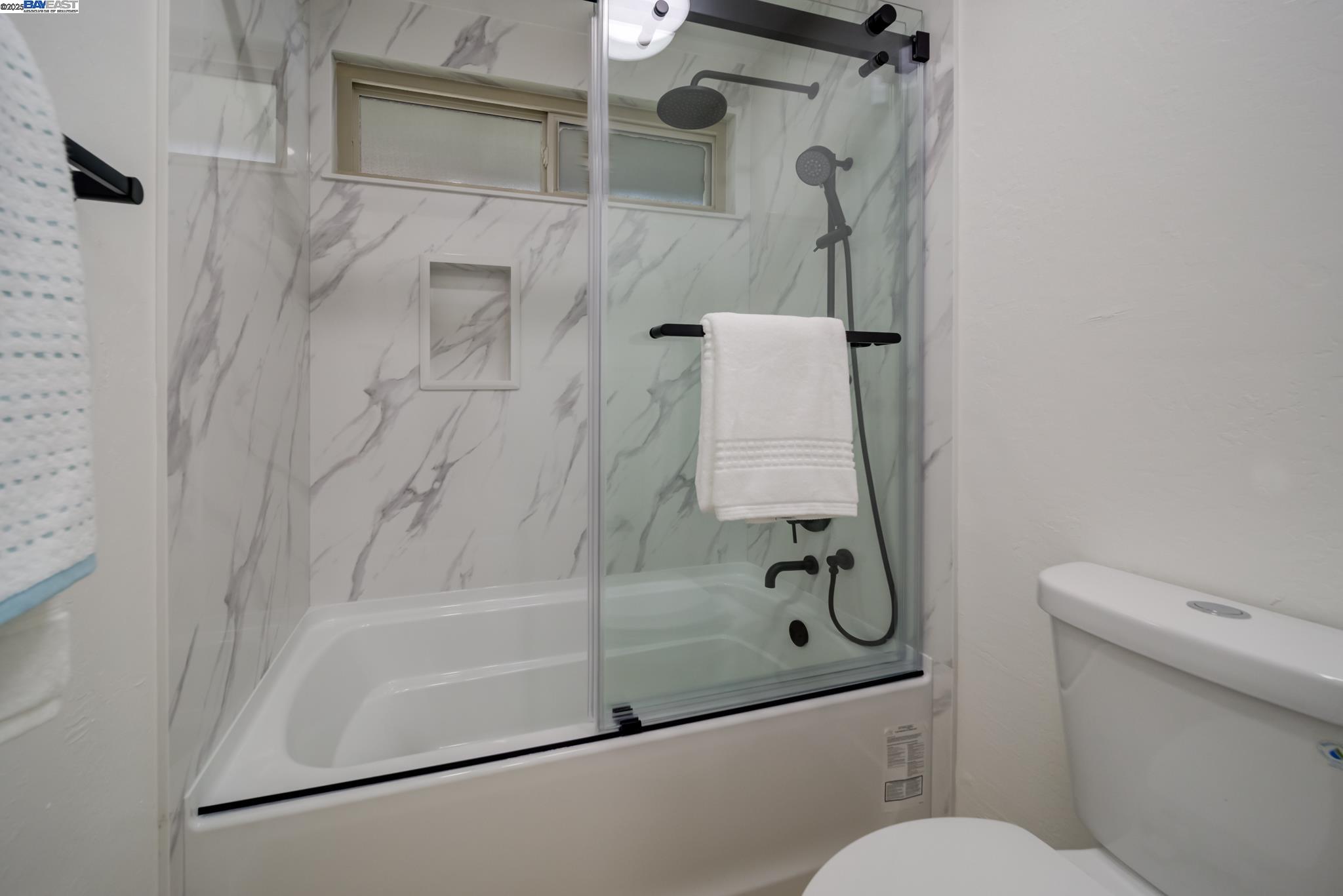 Detail Gallery Image 26 of 44 For 100 Alameda Place, San Bruno,  CA 94066-2534 - 4 Beds | 3 Baths