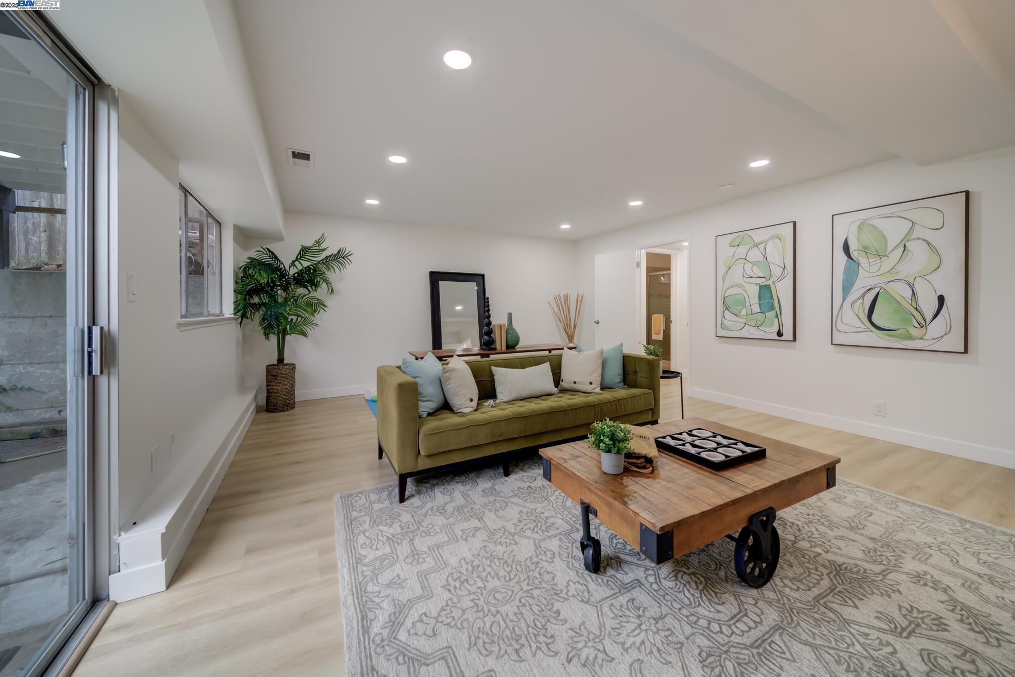 Detail Gallery Image 34 of 44 For 100 Alameda Place, San Bruno,  CA 94066-2534 - 4 Beds | 3 Baths