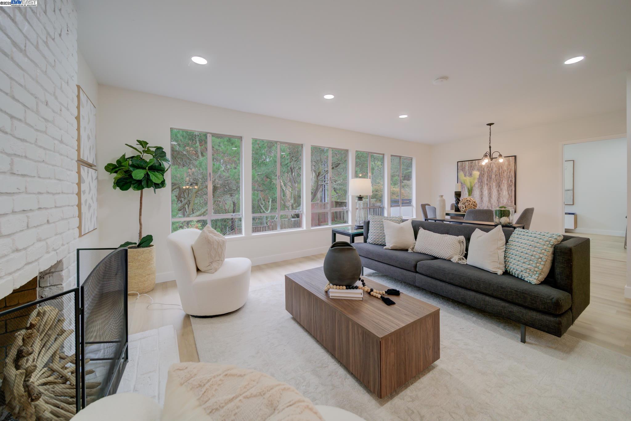 Detail Gallery Image 8 of 44 For 100 Alameda Place, San Bruno,  CA 94066-2534 - 4 Beds | 3 Baths