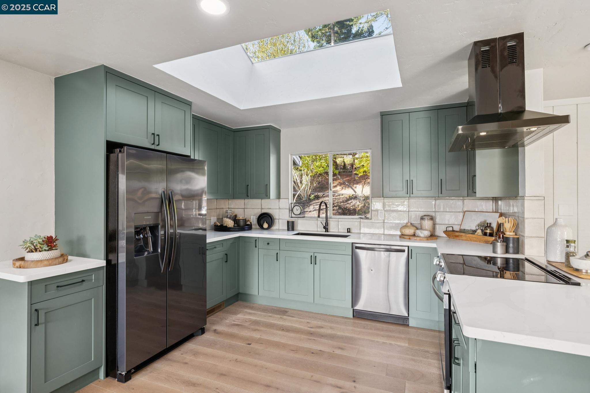 Detail Gallery Image 15 of 48 For 11 Los Dedos Rd, Orinda,  CA 94563 - 3 Beds | 2 Baths