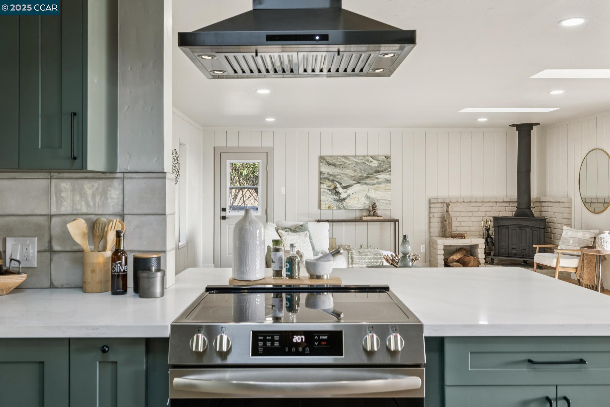 Detail Gallery Image 17 of 48 For 11 Los Dedos Rd, Orinda,  CA 94563 - 3 Beds | 2 Baths