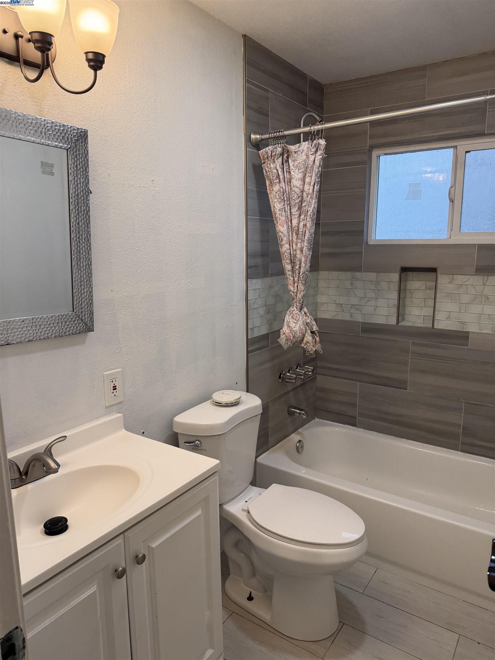 Detail Gallery Image 14 of 18 For 239 E 20th, Tracy,  CA 95376 - 3 Beds | 1/1 Baths