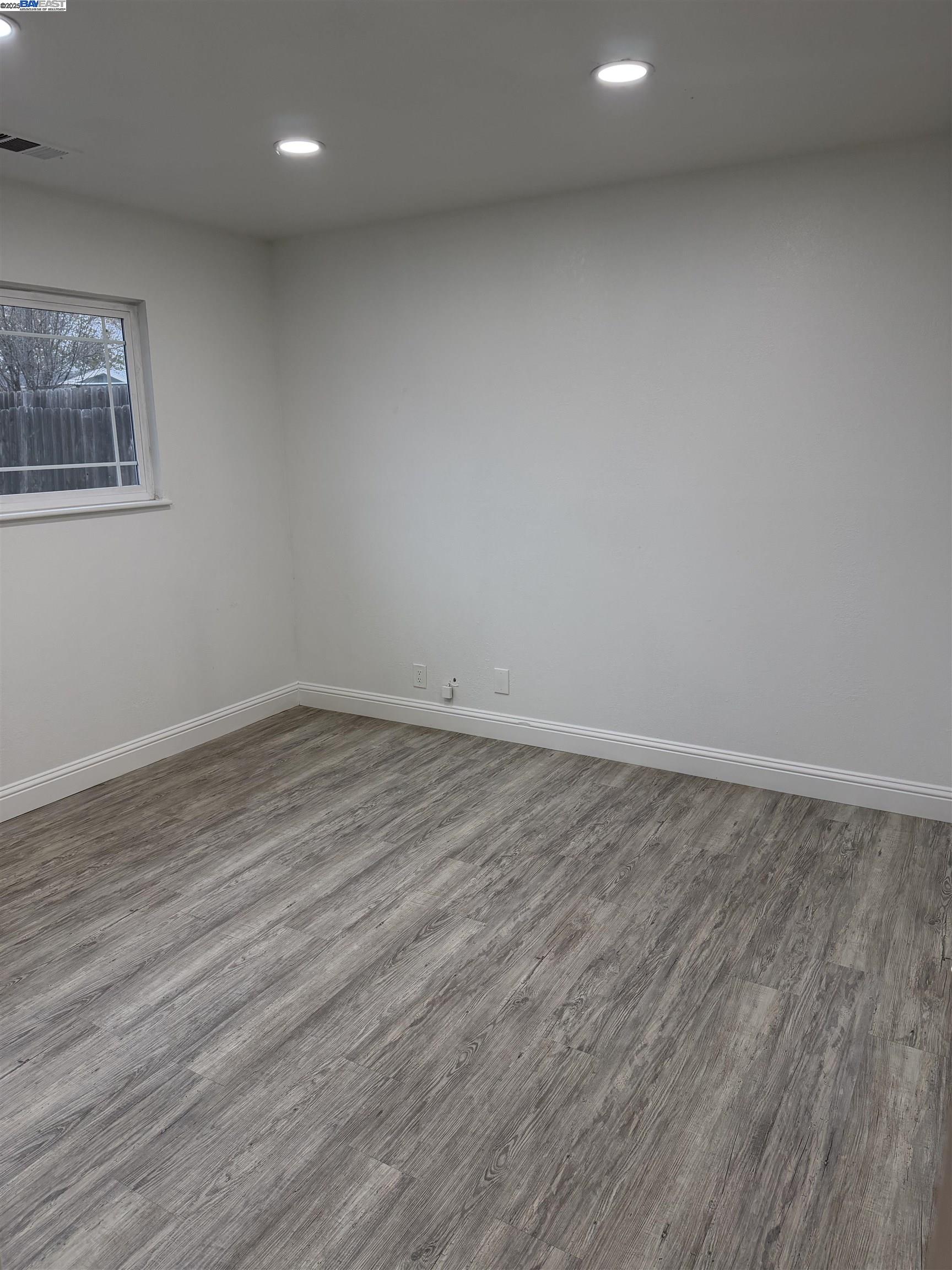 Detail Gallery Image 15 of 18 For 239 E 20th, Tracy,  CA 95376 - 3 Beds | 1/1 Baths