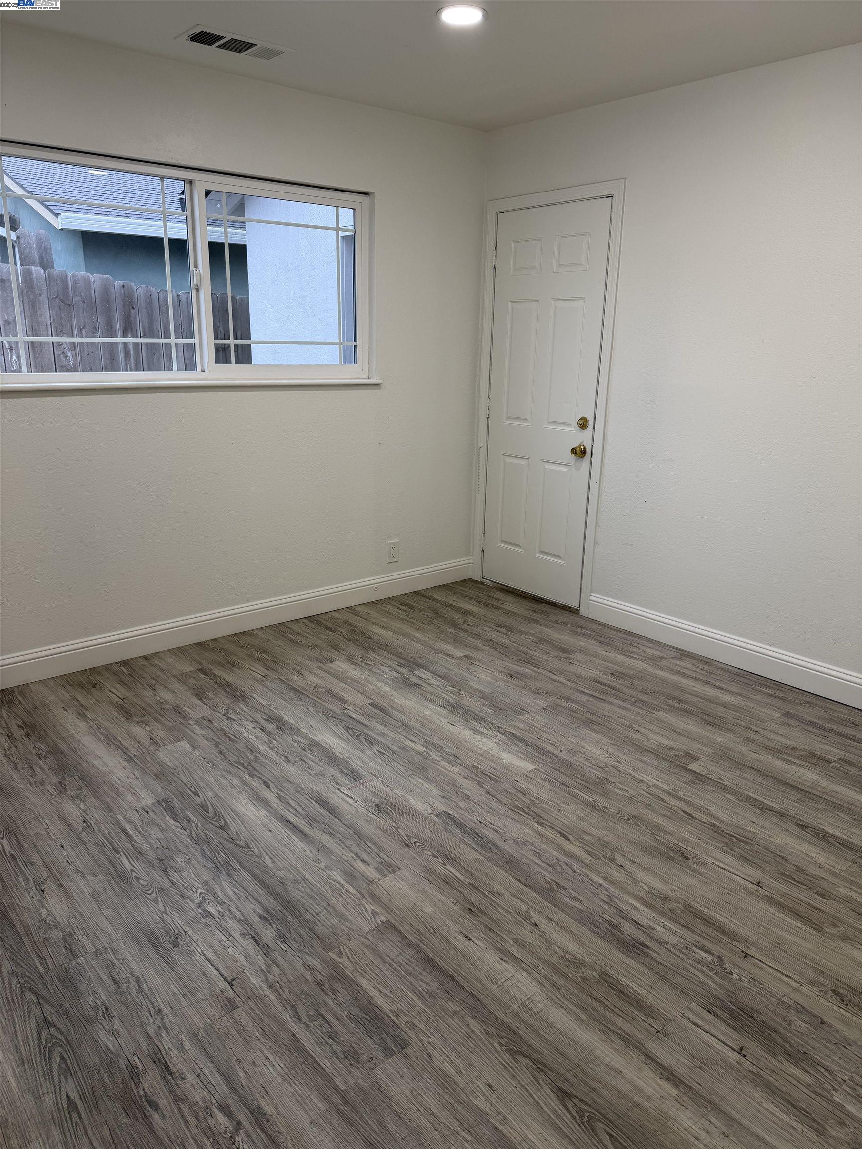 Detail Gallery Image 16 of 18 For 239 E 20th, Tracy,  CA 95376 - 3 Beds | 1/1 Baths