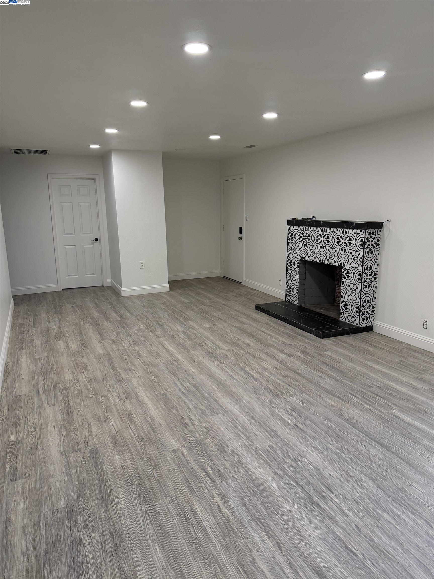 Detail Gallery Image 4 of 18 For 239 E 20th, Tracy,  CA 95376 - 3 Beds | 1/1 Baths