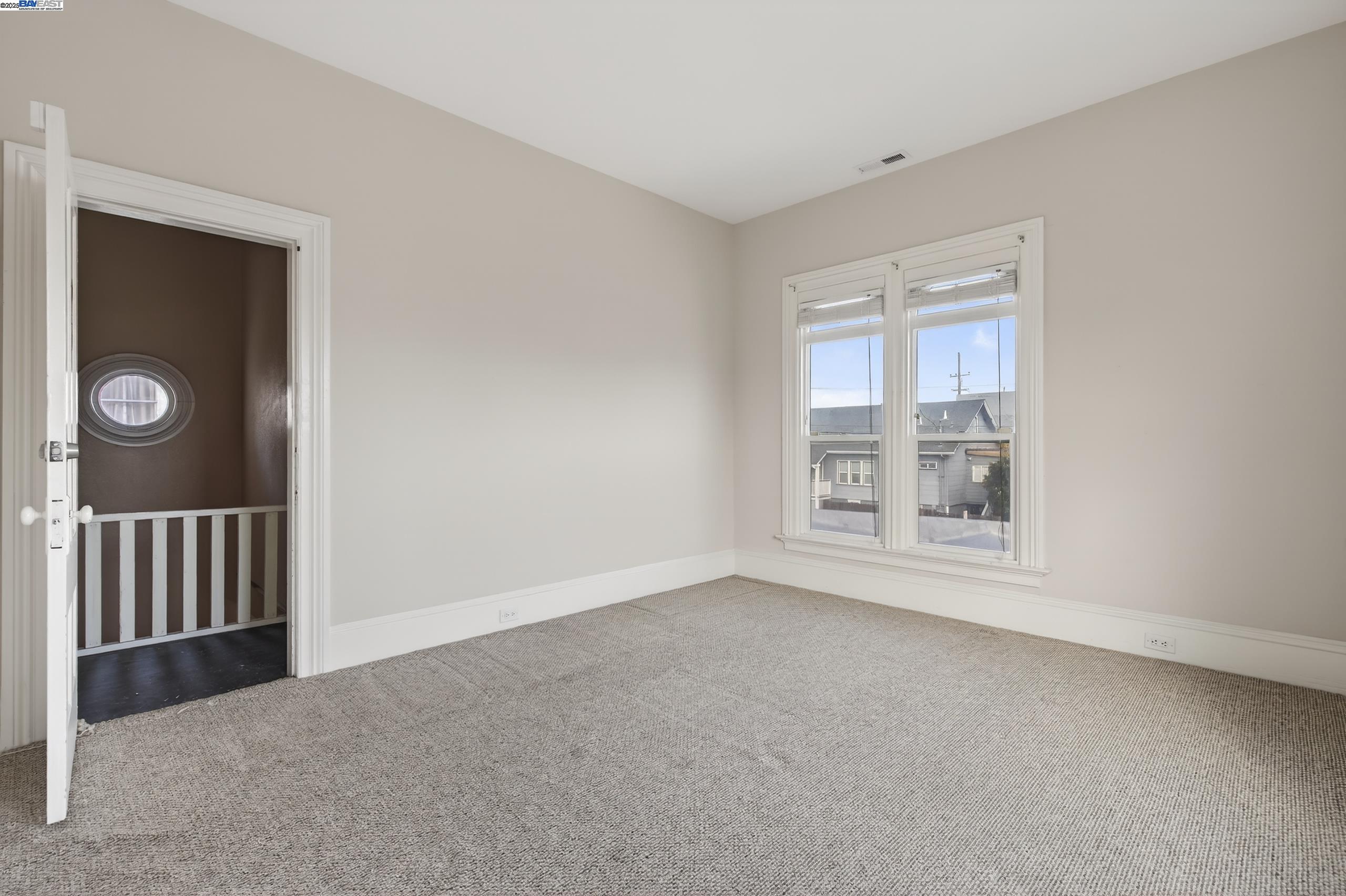 Detail Gallery Image 19 of 31 For 1011 E 11th St, Oakland,  CA 94606 - – Beds | – Baths