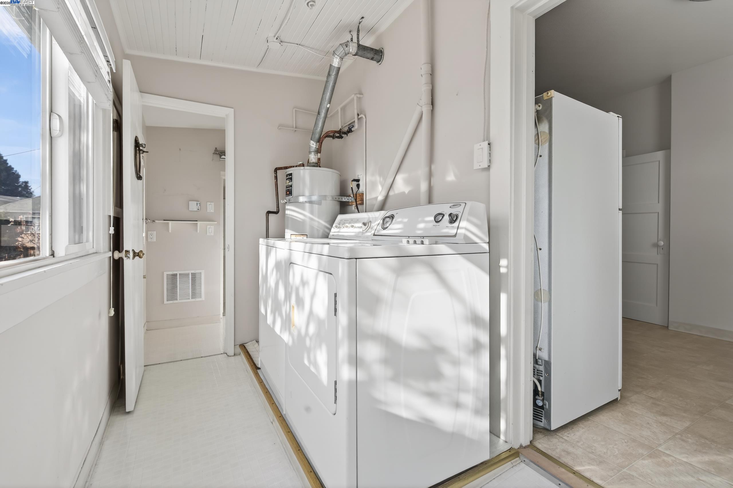 Detail Gallery Image 26 of 31 For 1011 E 11th St, Oakland,  CA 94606 - – Beds | – Baths