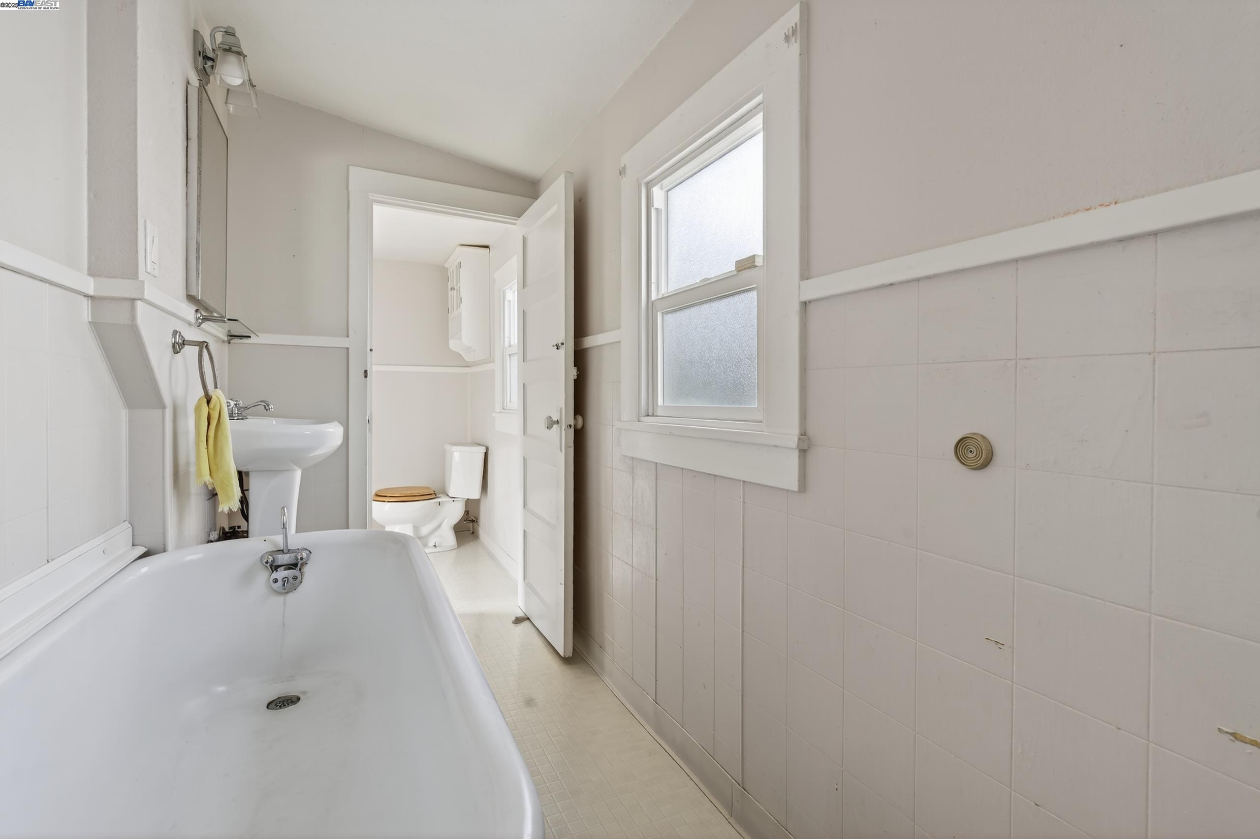 Detail Gallery Image 31 of 31 For 1011 E 11th St, Oakland,  CA 94606 - – Beds | – Baths