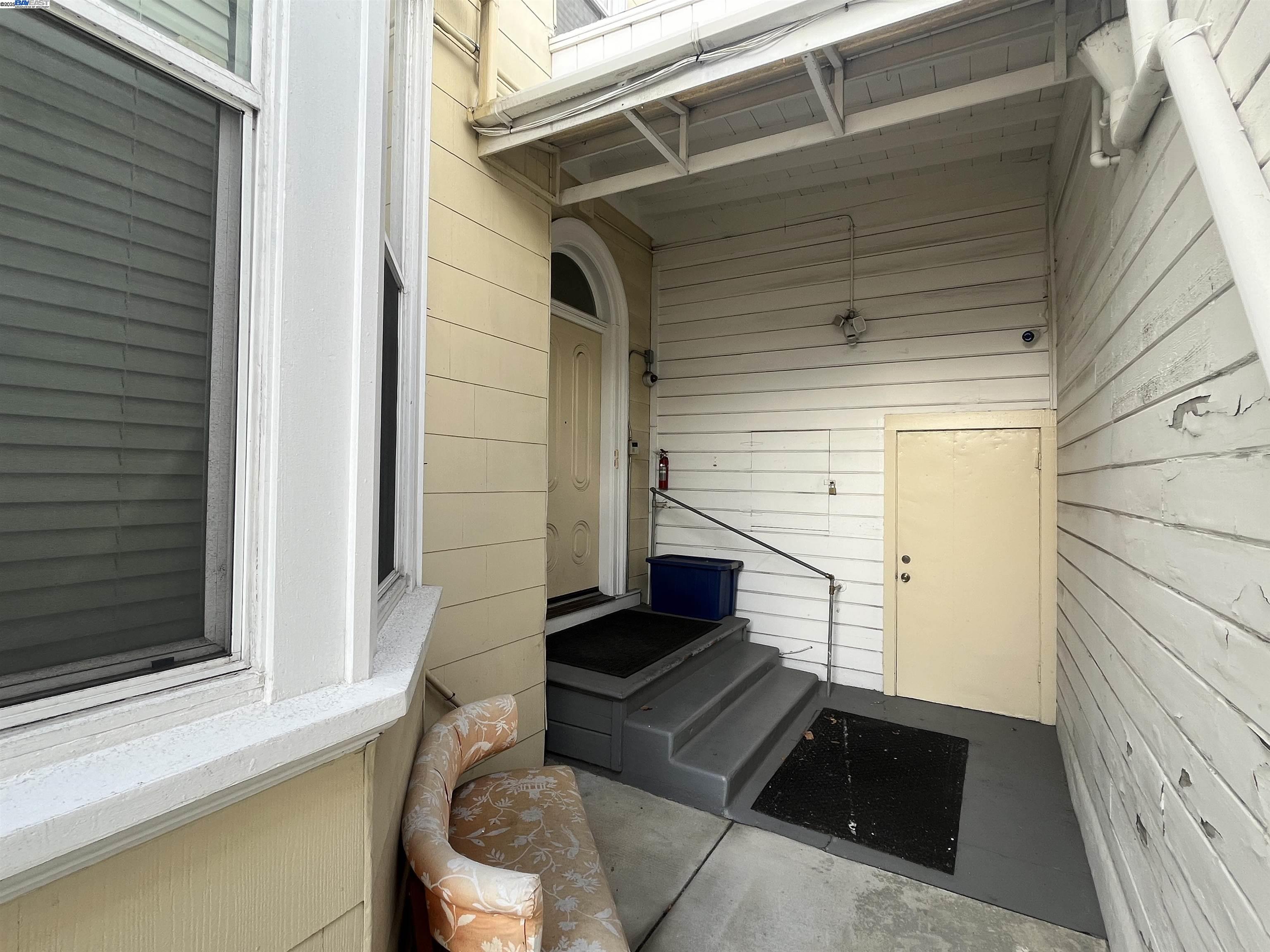Detail Gallery Image 7 of 31 For 1011 E 11th St, Oakland,  CA 94606 - – Beds | – Baths