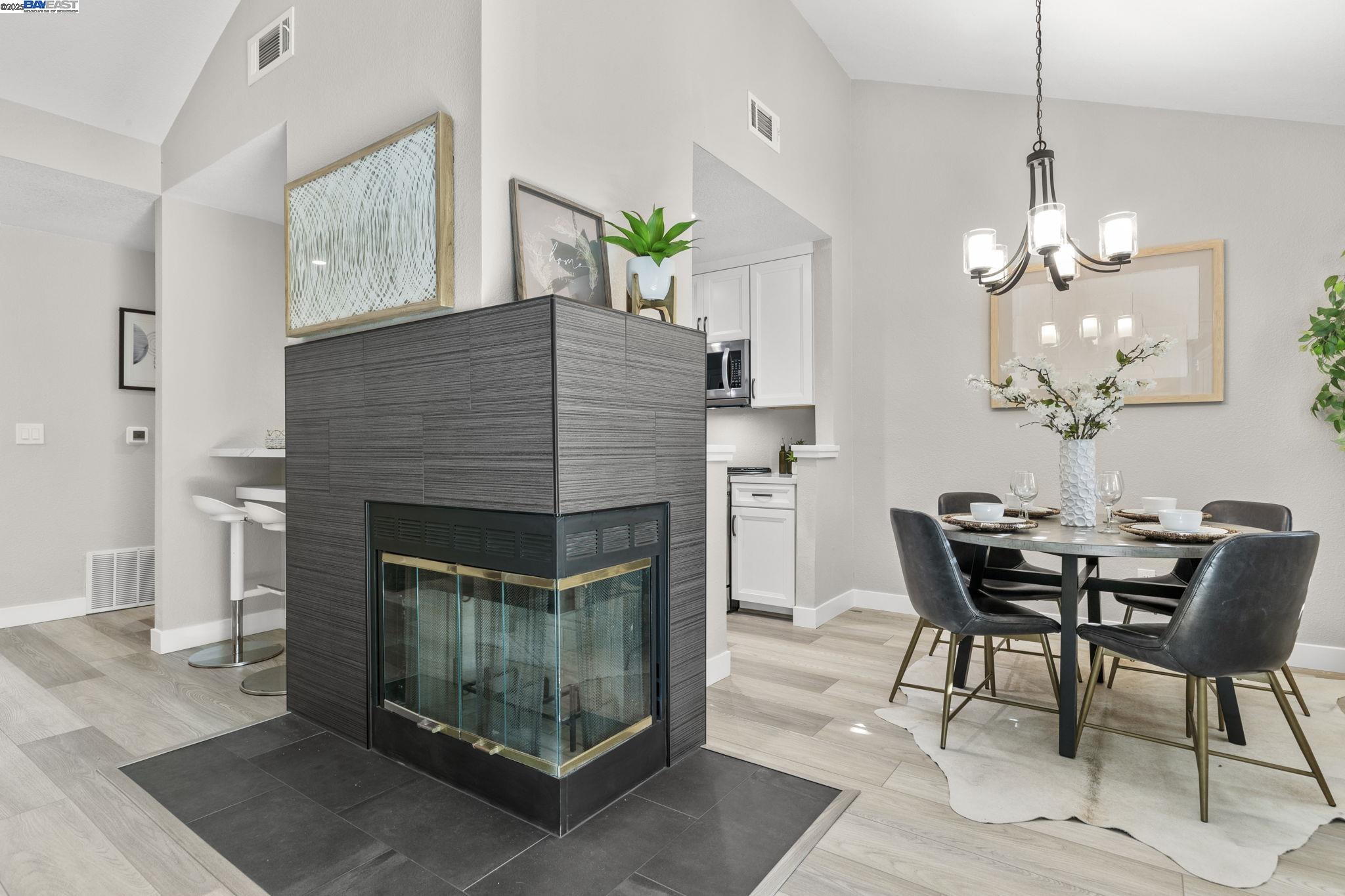 Detail Gallery Image 12 of 51 For 8170 Mountain View Dr #F,  Pleasanton,  CA 94588 - 1 Beds | 1 Baths