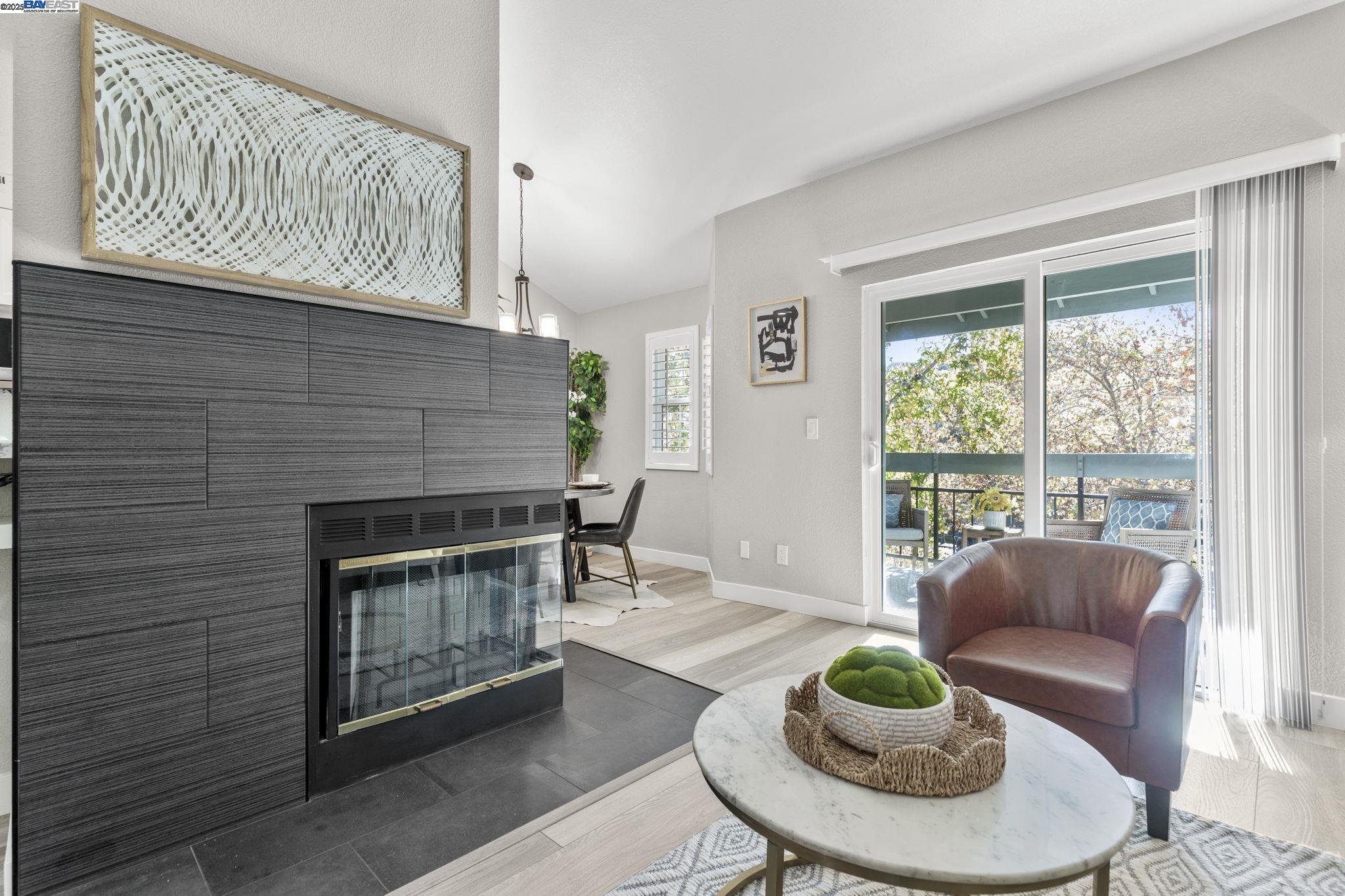 Detail Gallery Image 13 of 51 For 8170 Mountain View Dr #F,  Pleasanton,  CA 94588 - 1 Beds | 1 Baths