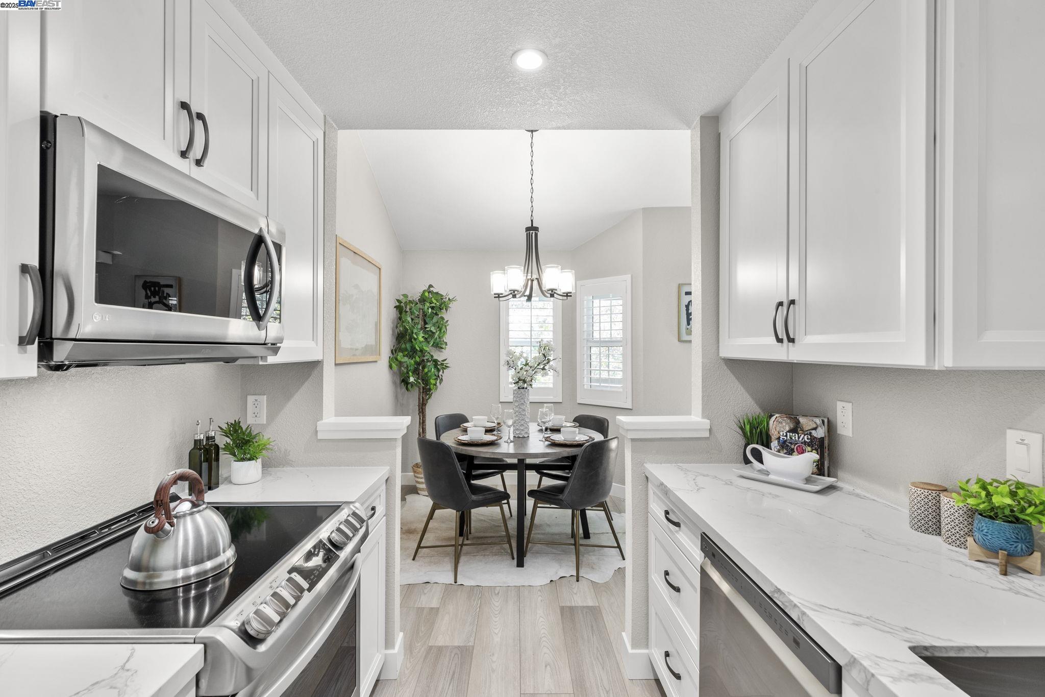 Detail Gallery Image 16 of 51 For 8170 Mountain View Dr #F,  Pleasanton,  CA 94588 - 1 Beds | 1 Baths