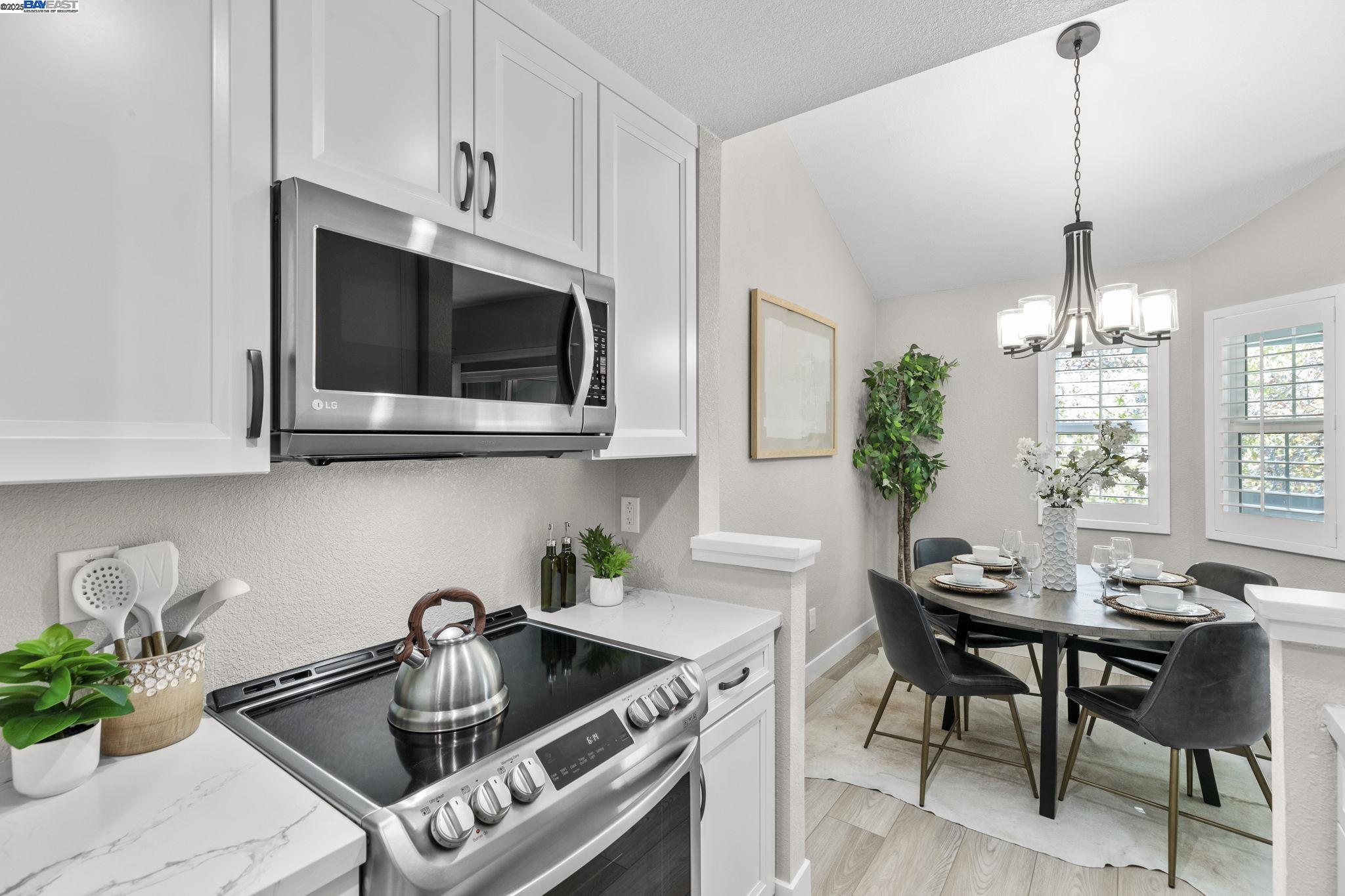 Detail Gallery Image 22 of 51 For 8170 Mountain View Dr #F,  Pleasanton,  CA 94588 - 1 Beds | 1 Baths