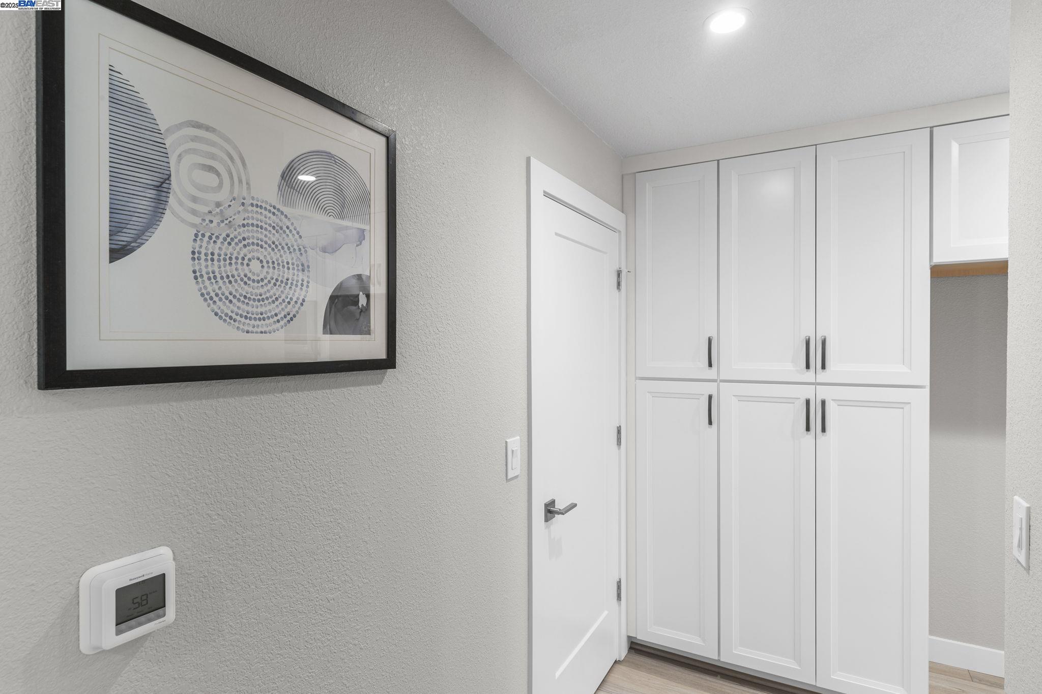 Detail Gallery Image 25 of 51 For 8170 Mountain View Dr #F,  Pleasanton,  CA 94588 - 1 Beds | 1 Baths