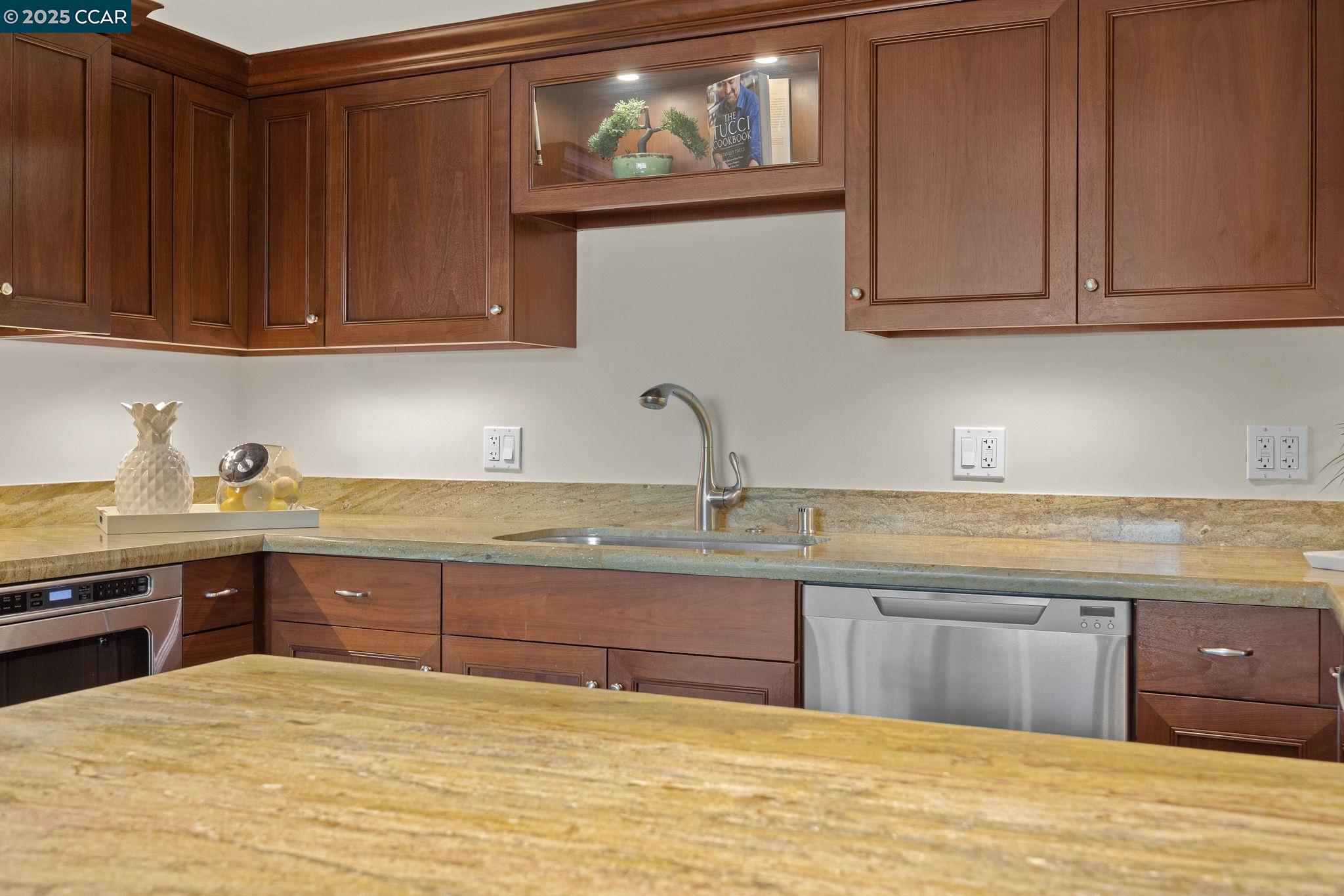 Detail Gallery Image 9 of 47 For 1129 Avenida Sevilla 5b,  Walnut Creek,  CA 94595 - 2 Beds | 2 Baths