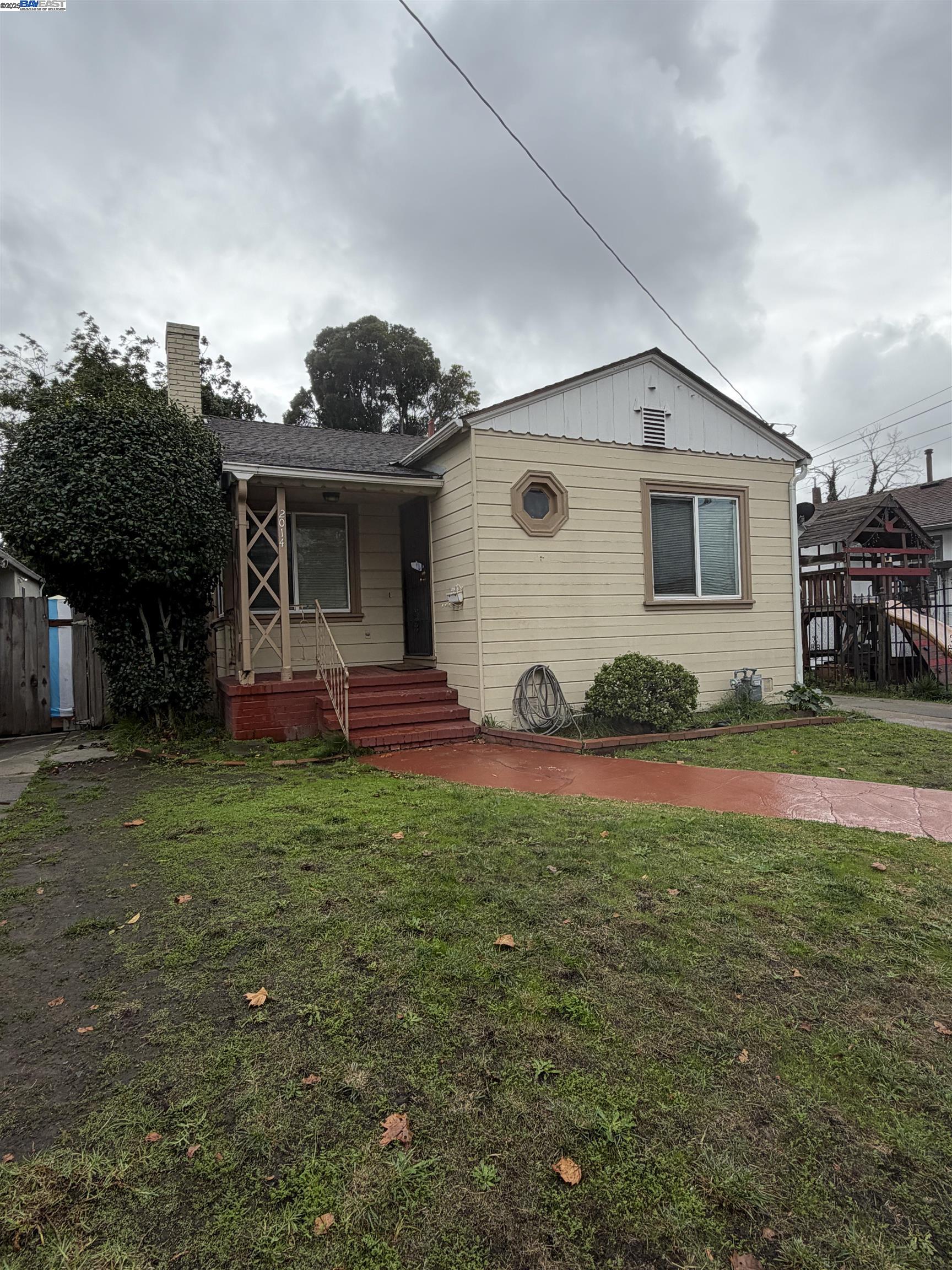 Detail Gallery Image 24 of 24 For 2014 100th  Ave, Oakland,  CA 94603 - 2 Beds | 1 Baths