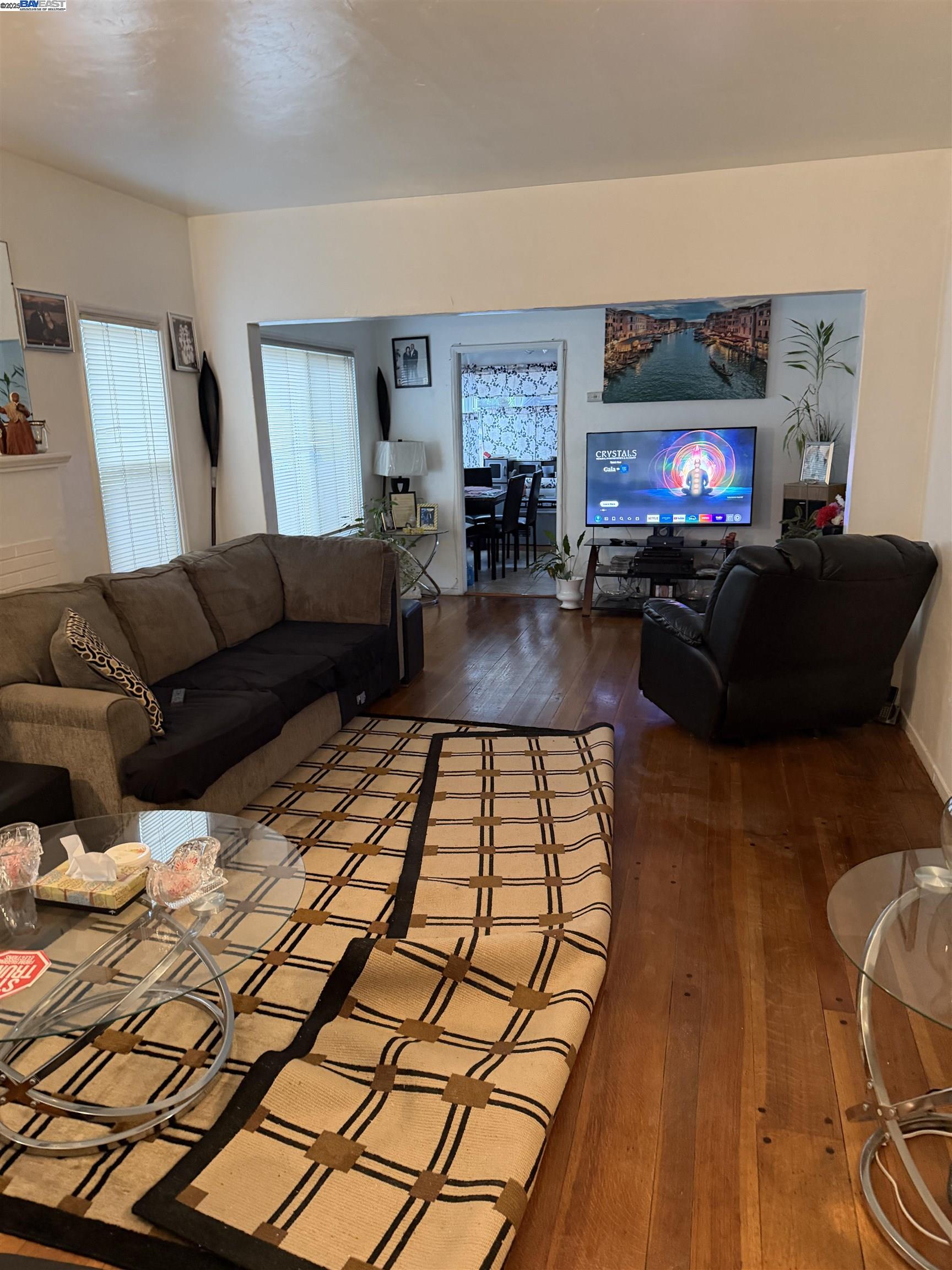 Detail Gallery Image 8 of 24 For 2014 100th  Ave, Oakland,  CA 94603 - 2 Beds | 1 Baths