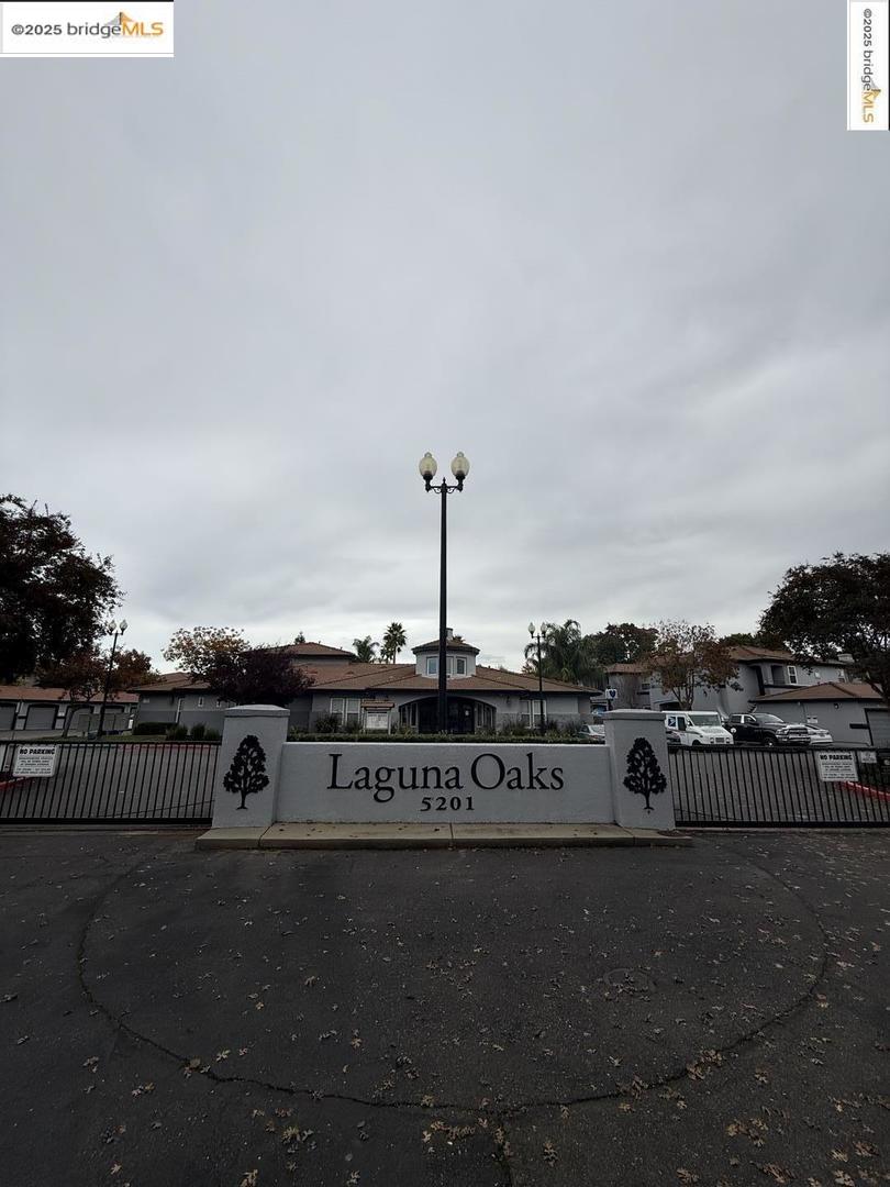 Front Image Thumbnail for EB41117633