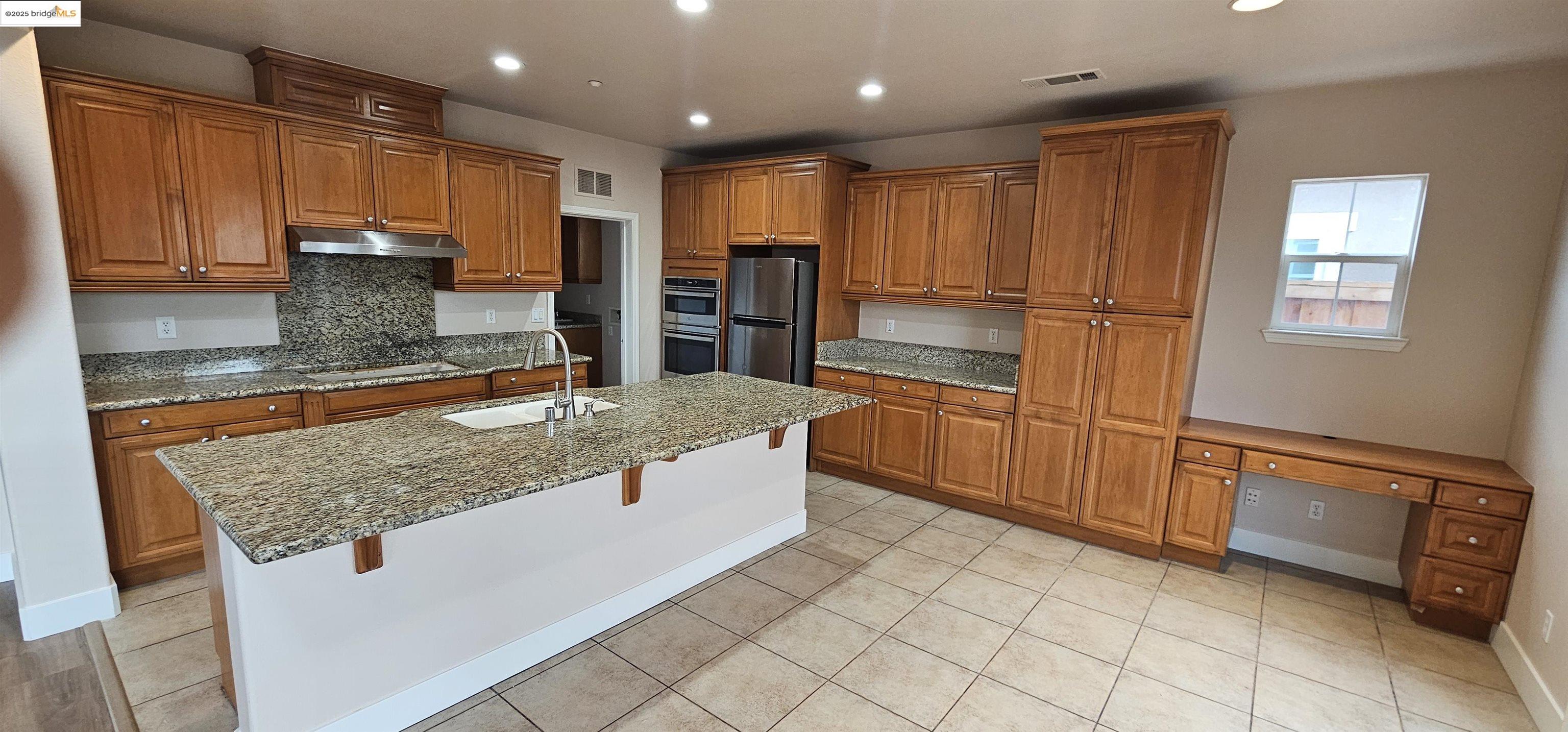 Detail Gallery Image 4 of 14 For 1876 Tarragon Dr, Brentwood,  CA 94513 - 5 Beds | 3 Baths