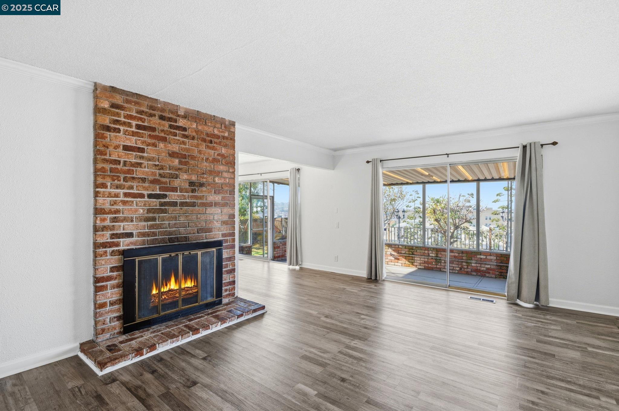 Detail Gallery Image 12 of 39 For 931 N Camino Alto Drive, Vallejo,  CA 94589 - 3 Beds | 2 Baths