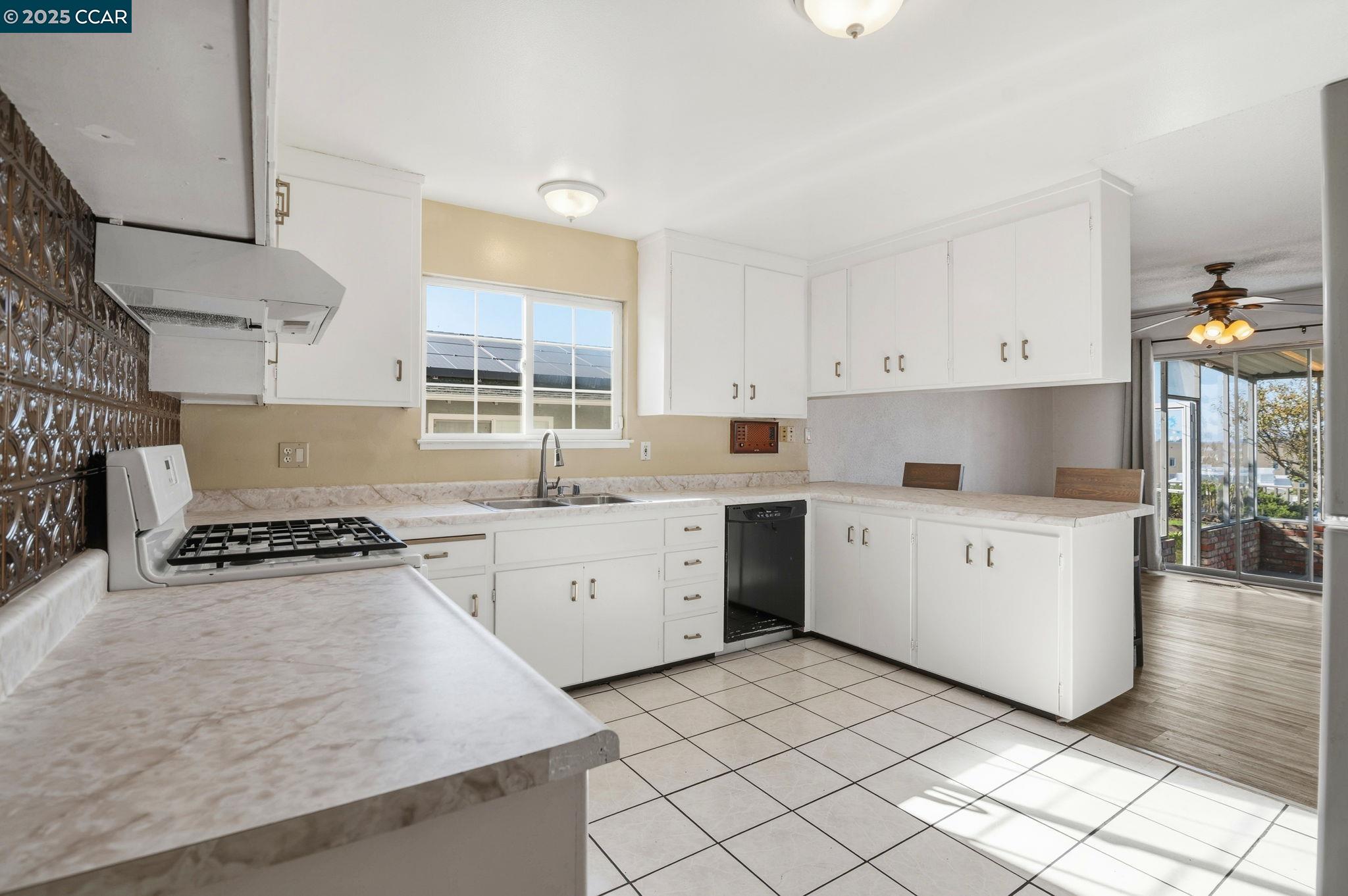 Detail Gallery Image 18 of 39 For 931 N Camino Alto Drive, Vallejo,  CA 94589 - 3 Beds | 2 Baths