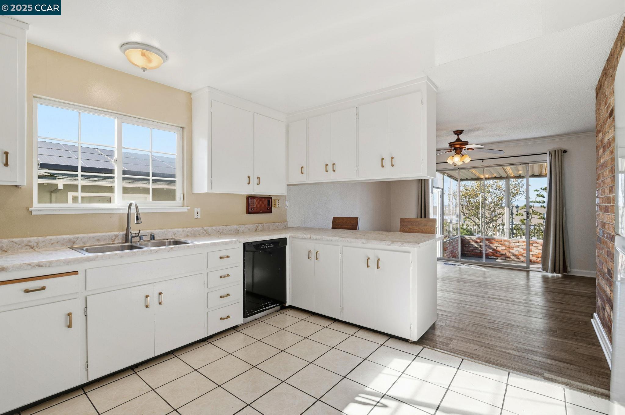 Detail Gallery Image 19 of 39 For 931 N Camino Alto Drive, Vallejo,  CA 94589 - 3 Beds | 2 Baths