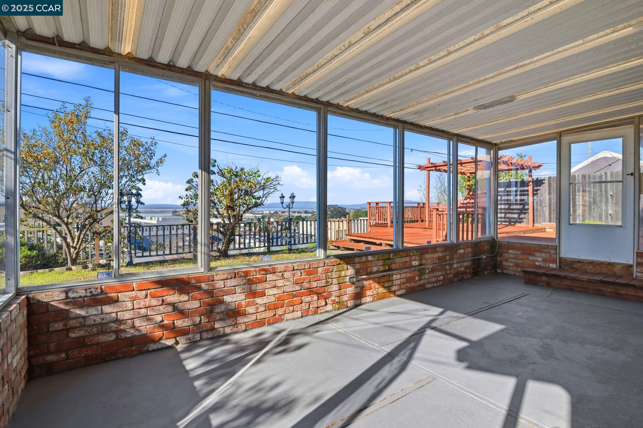 Detail Gallery Image 30 of 39 For 931 N Camino Alto Drive, Vallejo,  CA 94589 - 3 Beds | 2 Baths