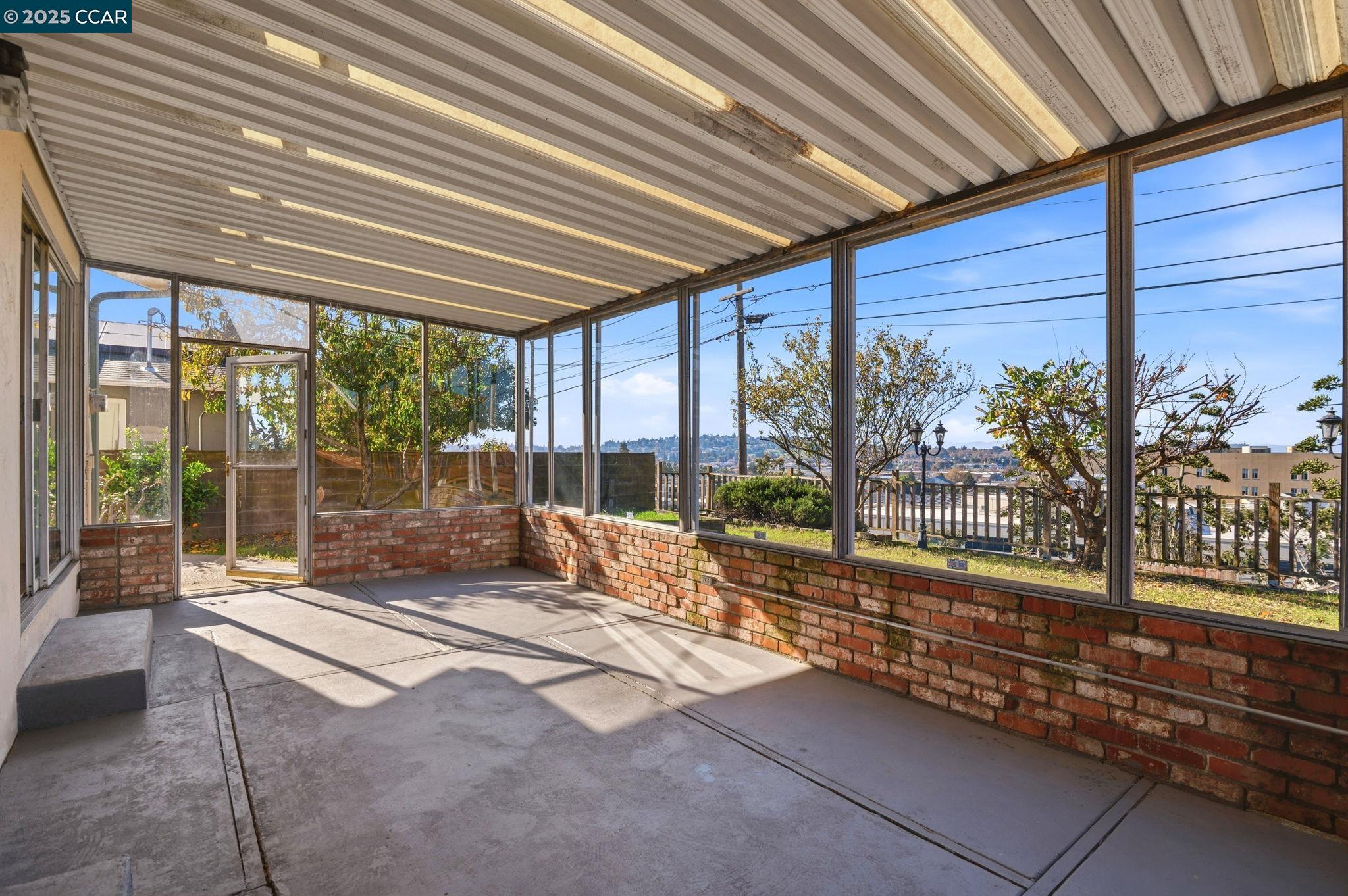 Detail Gallery Image 31 of 39 For 931 N Camino Alto Drive, Vallejo,  CA 94589 - 3 Beds | 2 Baths