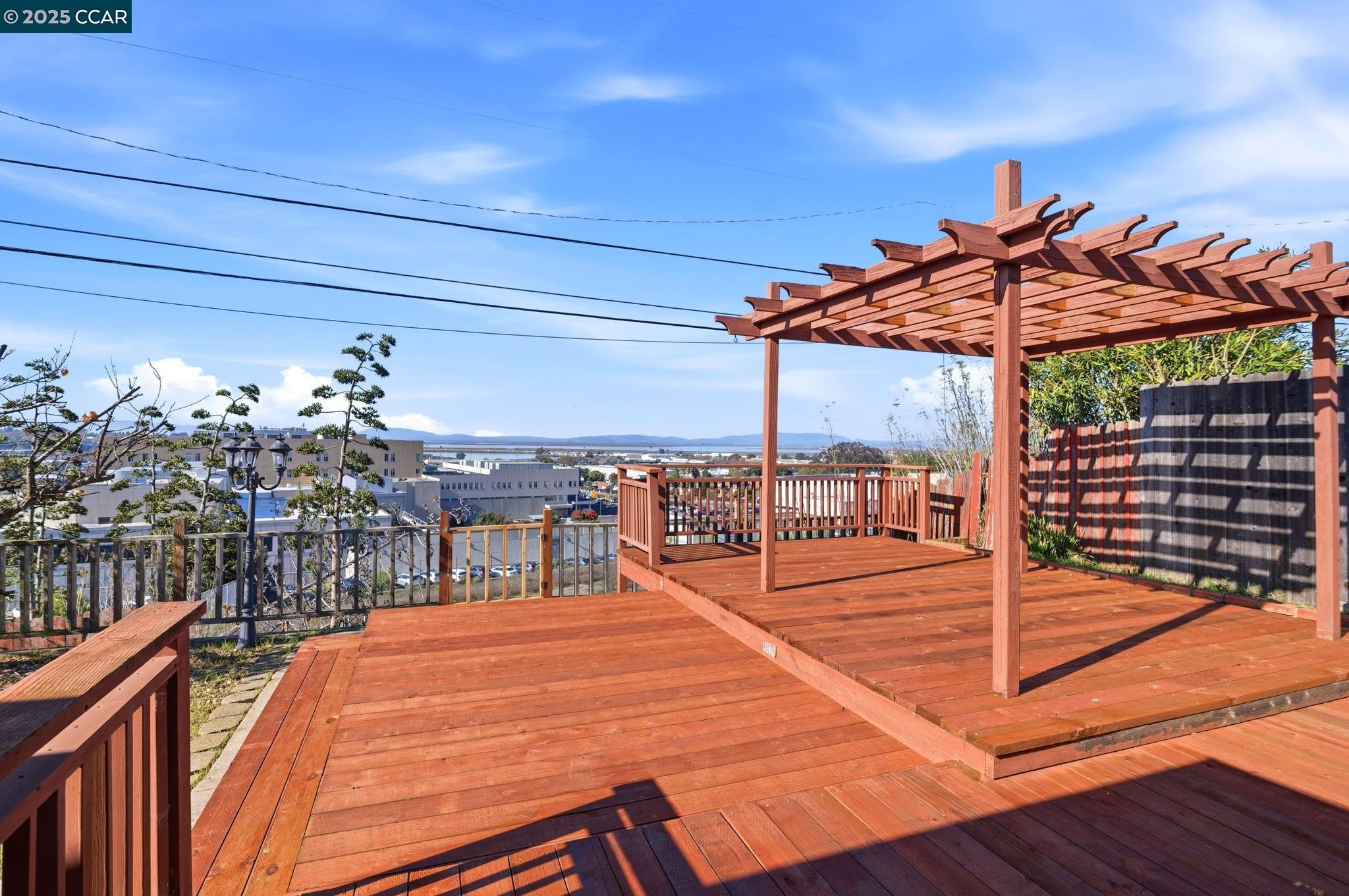 Detail Gallery Image 33 of 39 For 931 N Camino Alto Drive, Vallejo,  CA 94589 - 3 Beds | 2 Baths