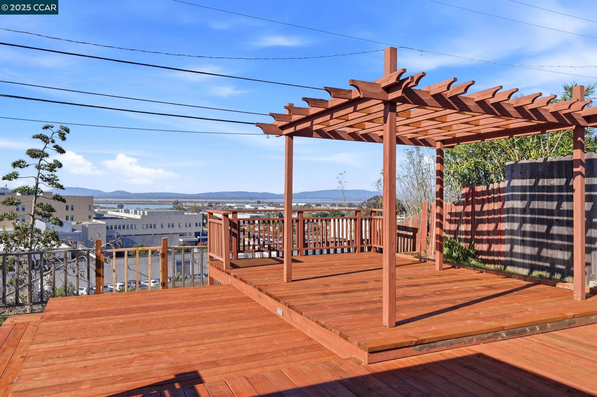 Detail Gallery Image 35 of 39 For 931 N Camino Alto Drive, Vallejo,  CA 94589 - 3 Beds | 2 Baths