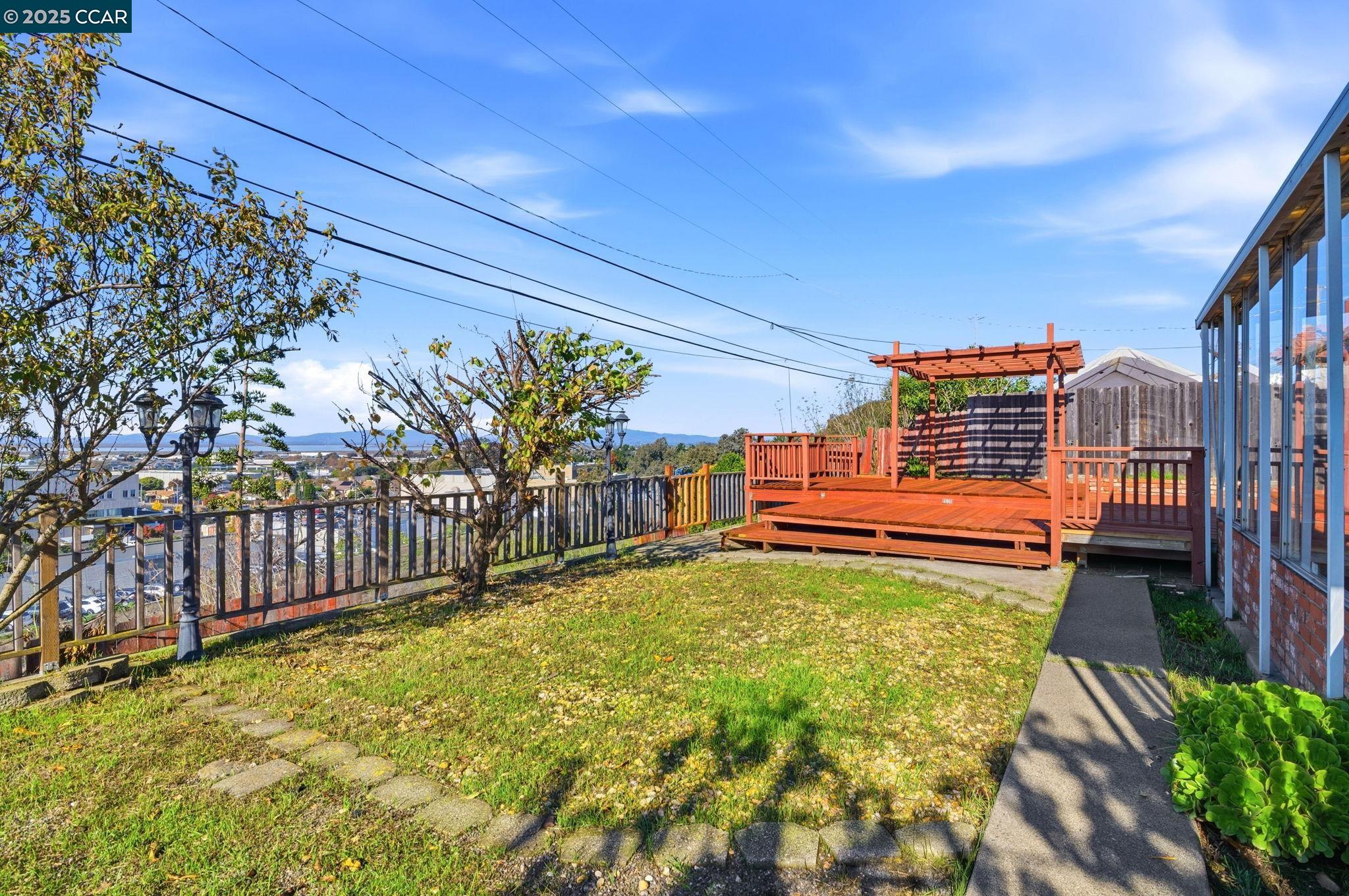 Detail Gallery Image 36 of 39 For 931 N Camino Alto Drive, Vallejo,  CA 94589 - 3 Beds | 2 Baths