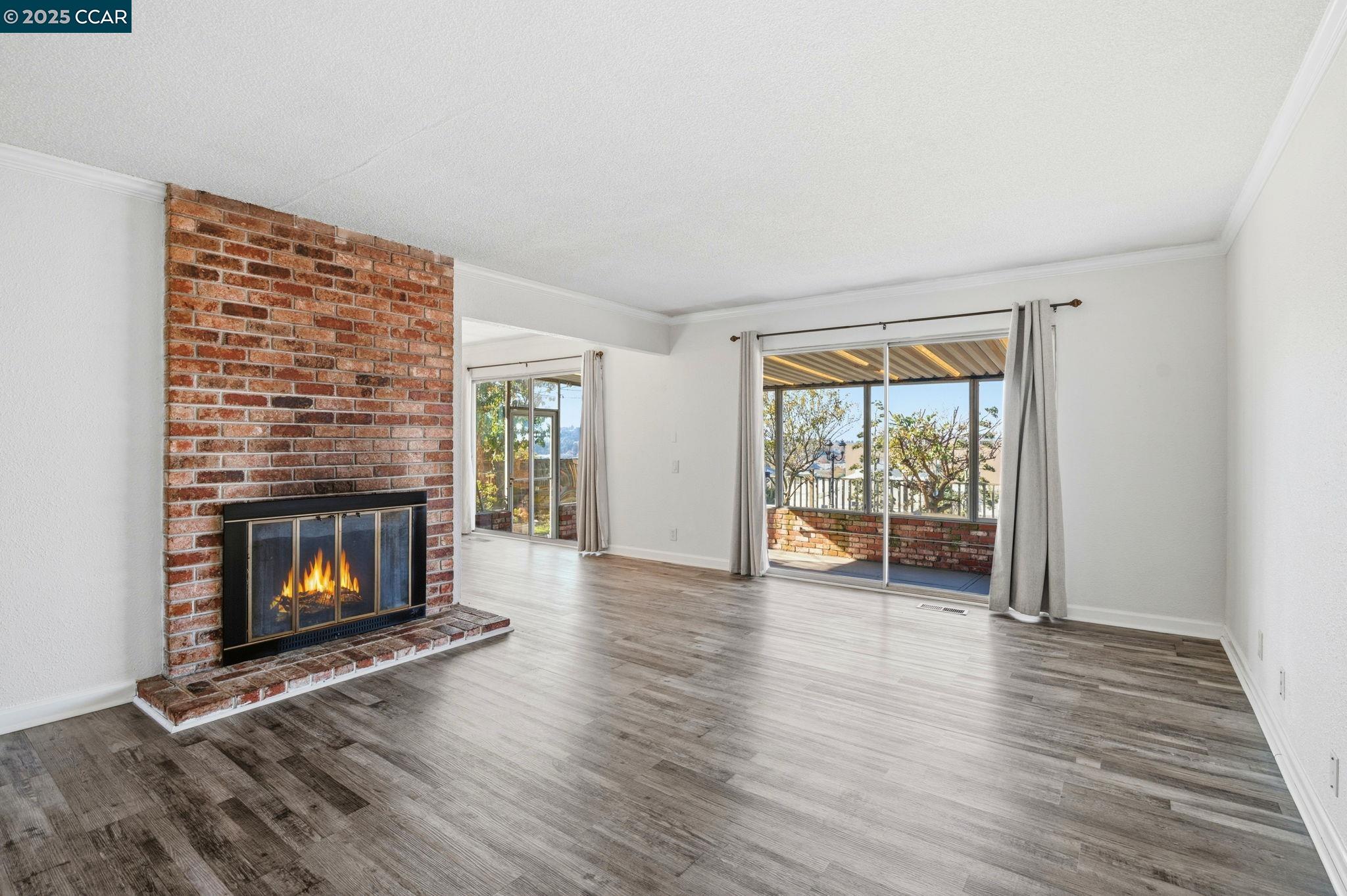 Detail Gallery Image 5 of 39 For 931 N Camino Alto Drive, Vallejo,  CA 94589 - 3 Beds | 2 Baths