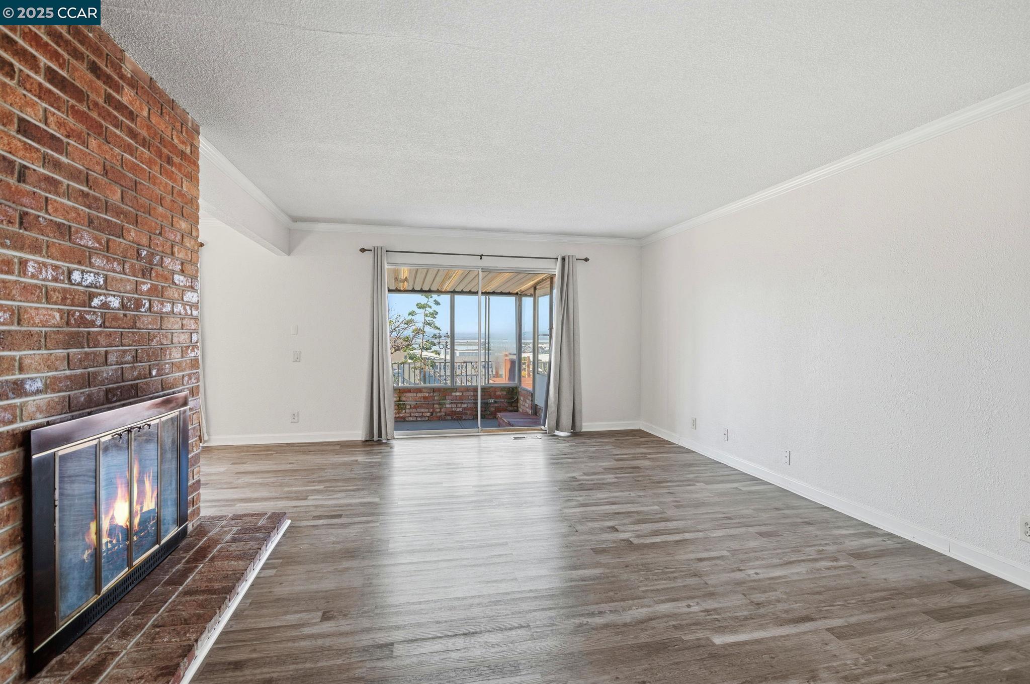 Detail Gallery Image 8 of 39 For 931 N Camino Alto Drive, Vallejo,  CA 94589 - 3 Beds | 2 Baths