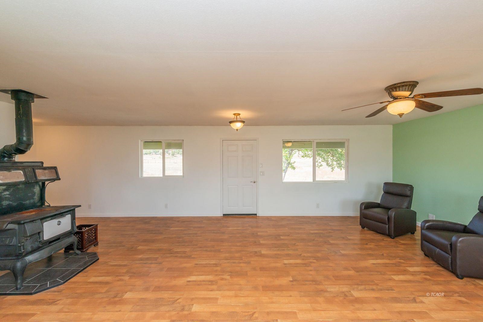 Detail Gallery Image 7 of 42 For 1095 Hyampom Rd, Hayfork,  CA 96041 - 2 Beds | 1 Baths