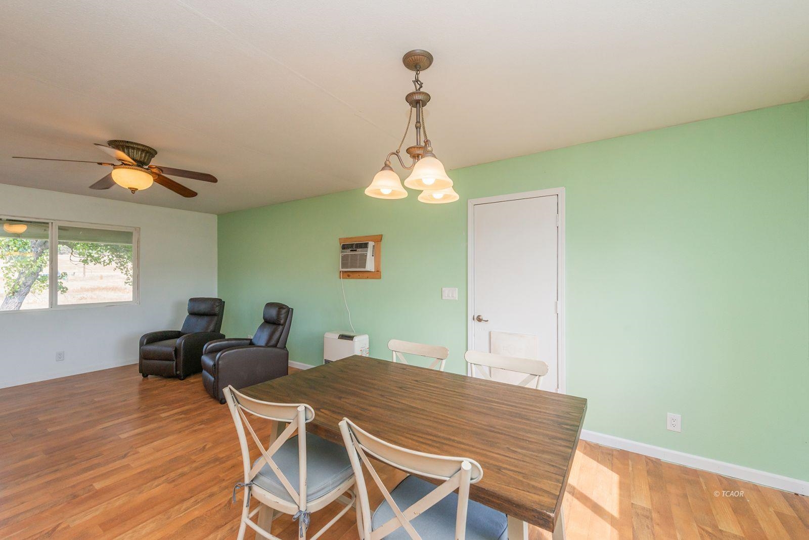 Detail Gallery Image 9 of 42 For 1095 Hyampom Rd, Hayfork,  CA 96041 - 2 Beds | 1 Baths