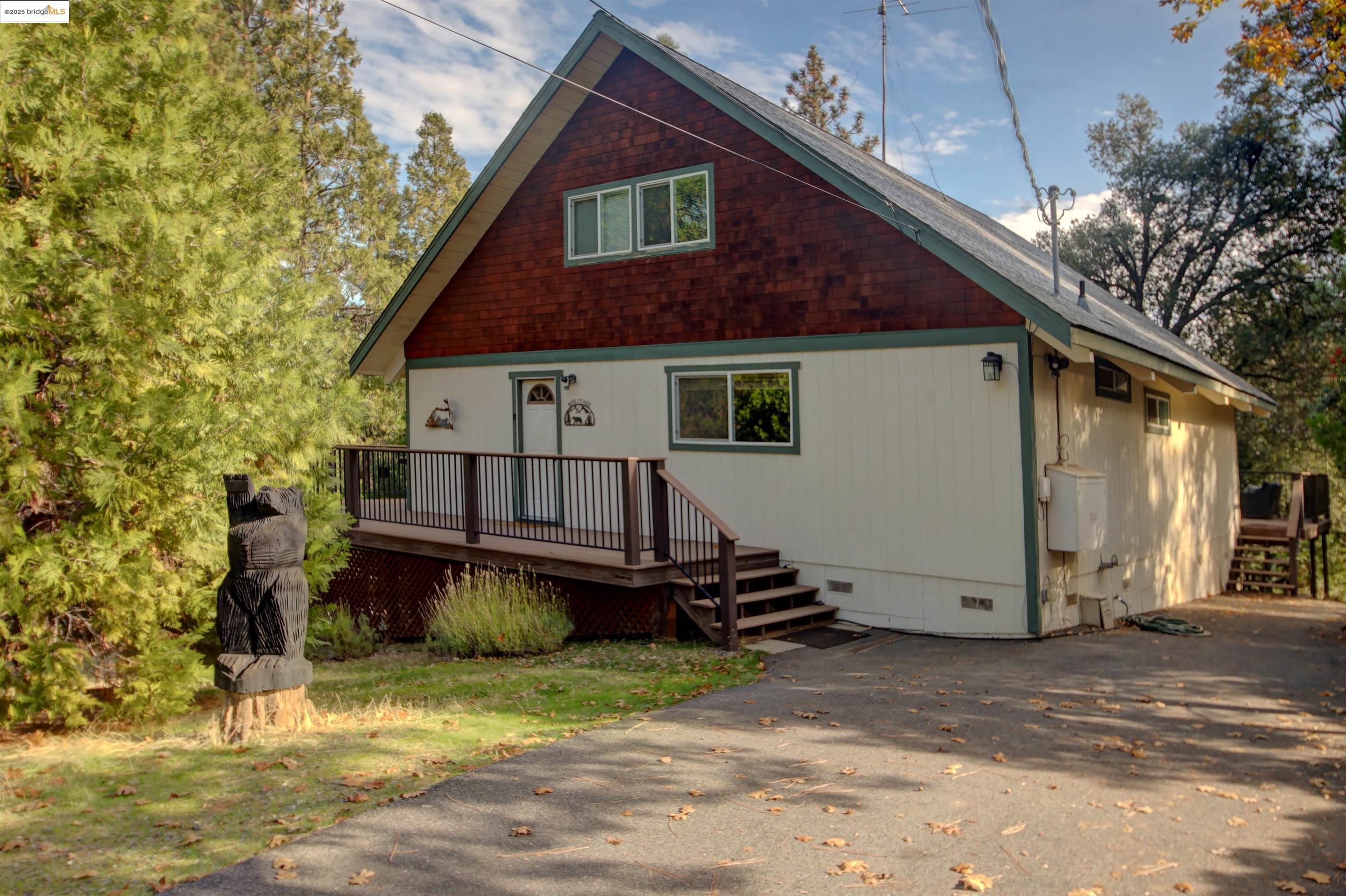 Detail Gallery Image 2 of 39 For 11979 Myer Ct, Groveland,  CA 95321 - 3 Beds | 2 Baths