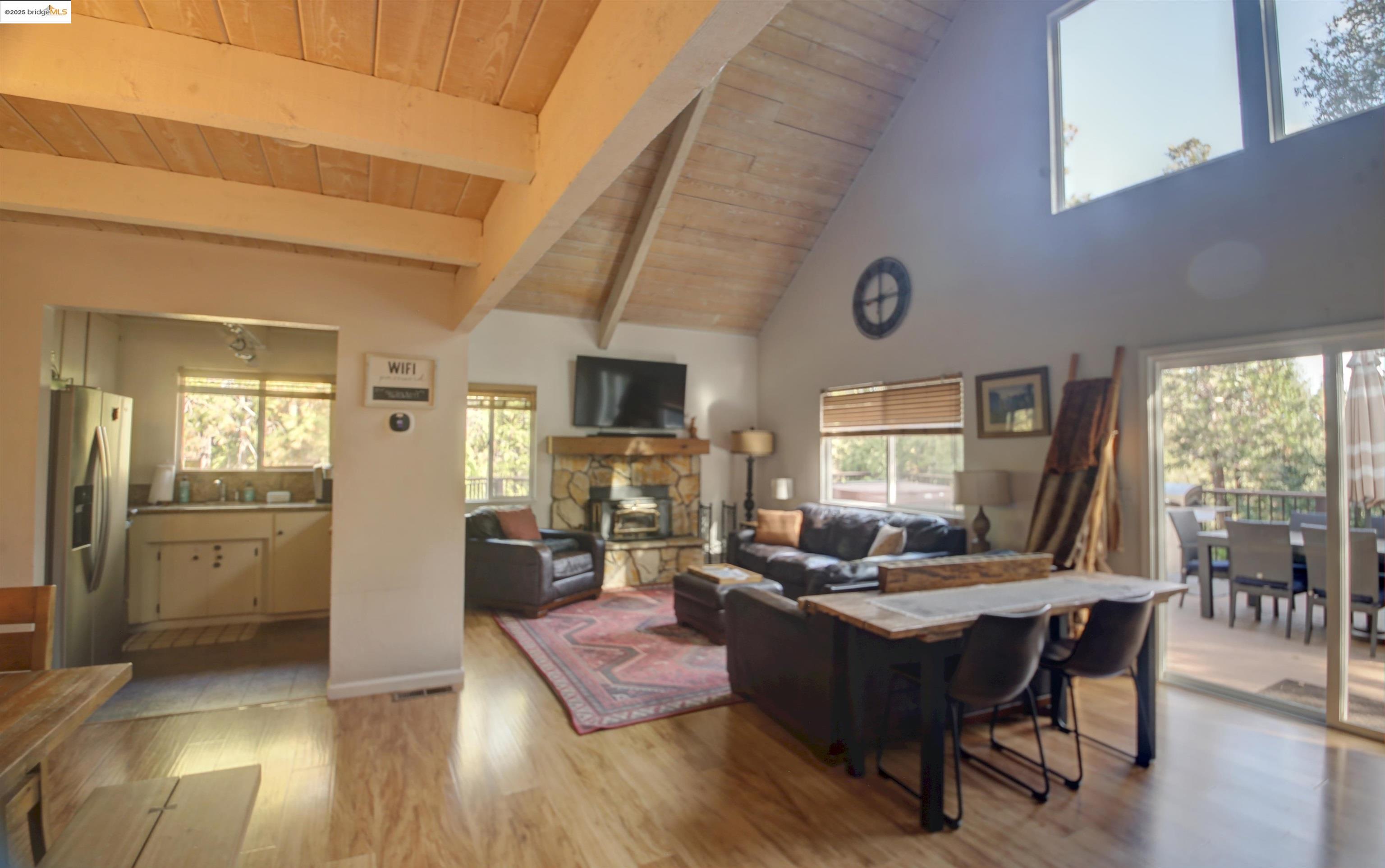 Detail Gallery Image 13 of 39 For 11979 Myer Ct, Groveland,  CA 95321 - 3 Beds | 2 Baths