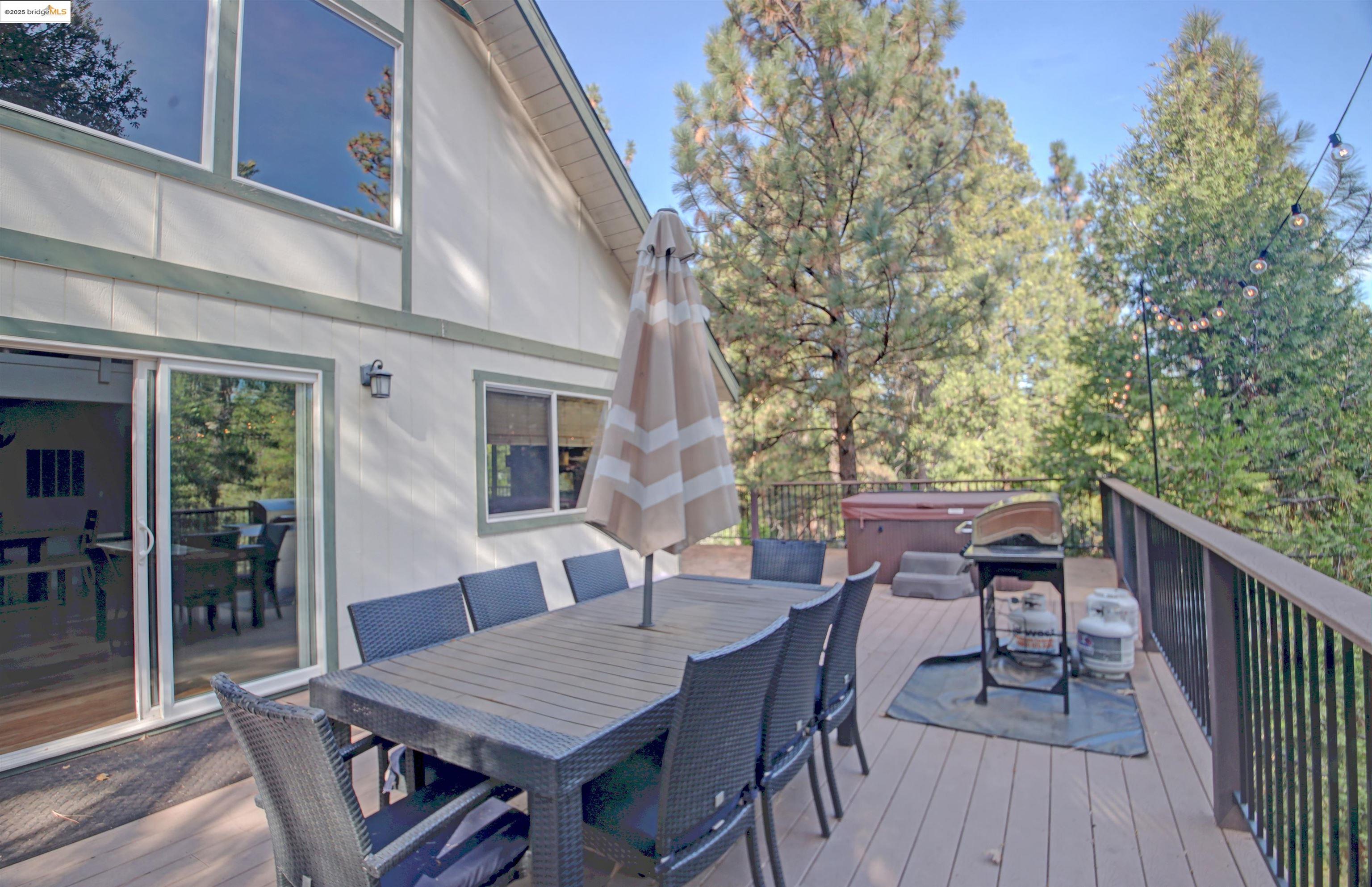 Detail Gallery Image 6 of 39 For 11979 Myer Ct, Groveland,  CA 95321 - 3 Beds | 2 Baths