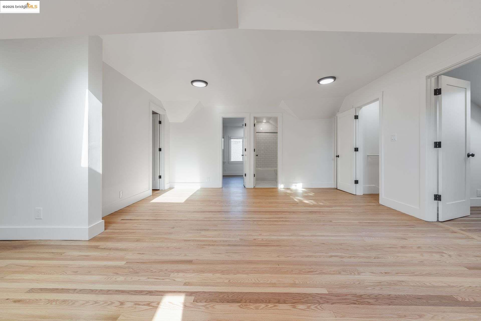 Detail Gallery Image 23 of 55 For 1238 12th St, Oakland,  CA 94607 - – Beds | – Baths