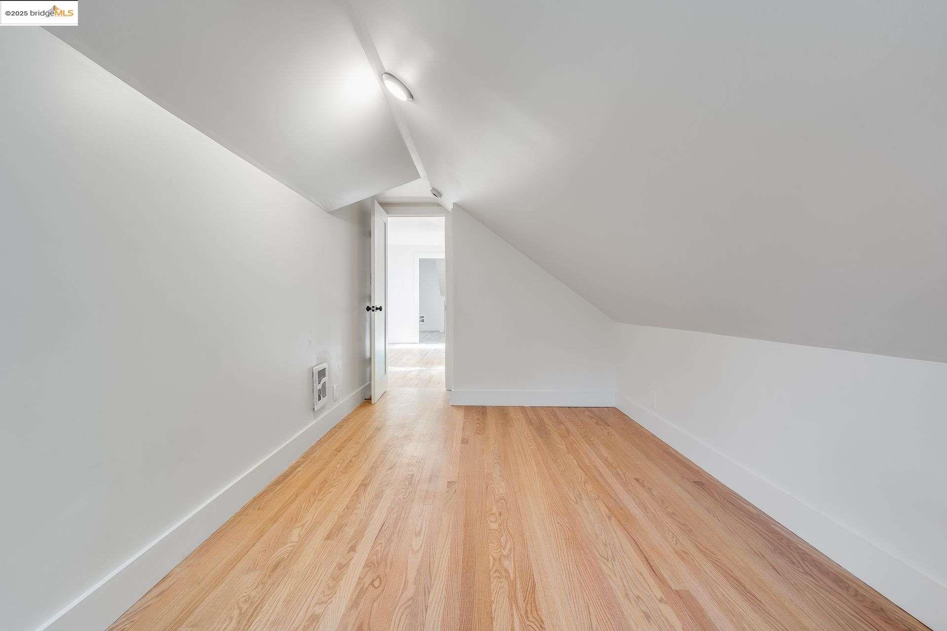 Detail Gallery Image 29 of 55 For 1238 12th St, Oakland,  CA 94607 - – Beds | – Baths