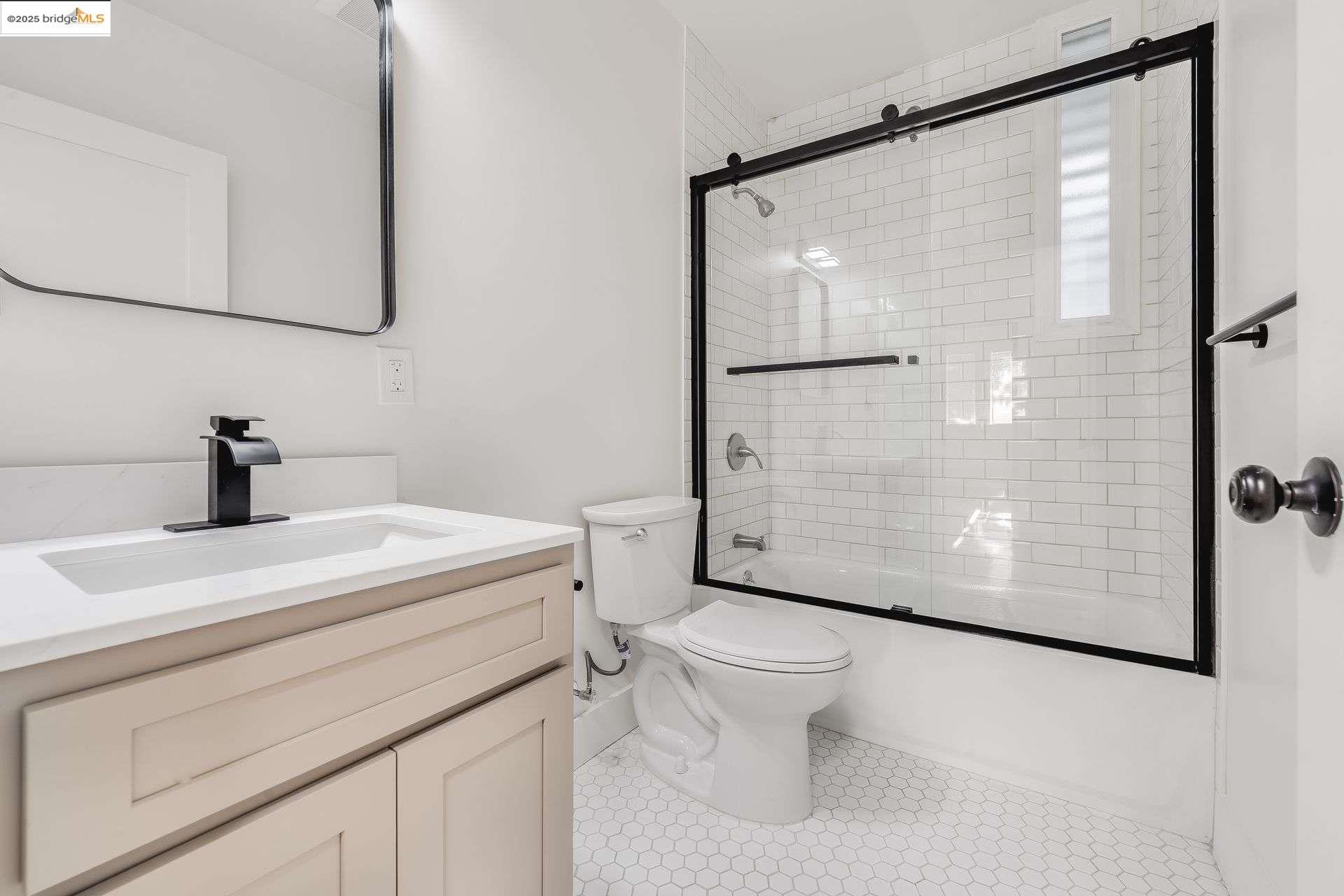 Detail Gallery Image 43 of 55 For 1238 12th St, Oakland,  CA 94607 - – Beds | – Baths