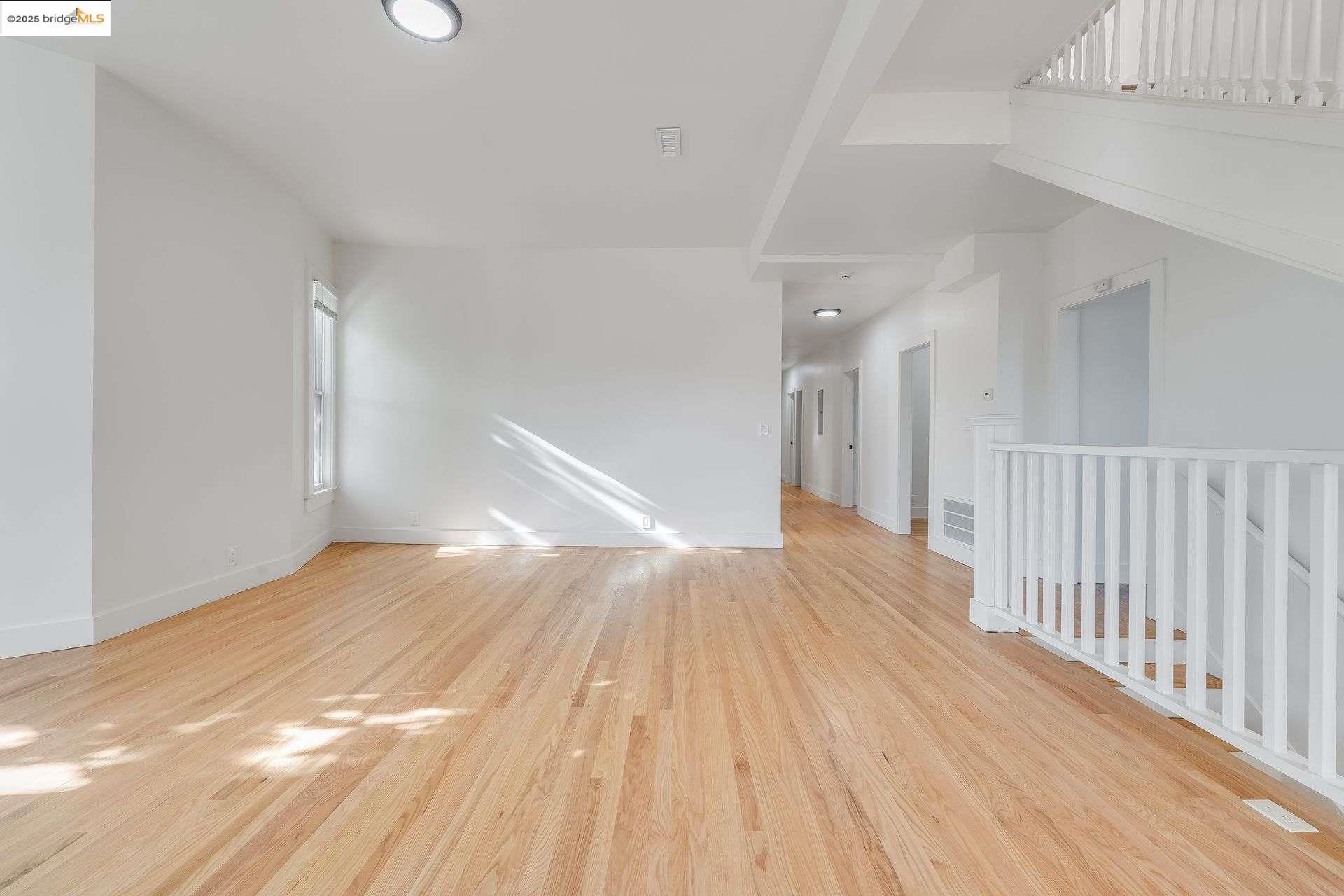 Detail Gallery Image 6 of 55 For 1238 12th St, Oakland,  CA 94607 - – Beds | – Baths