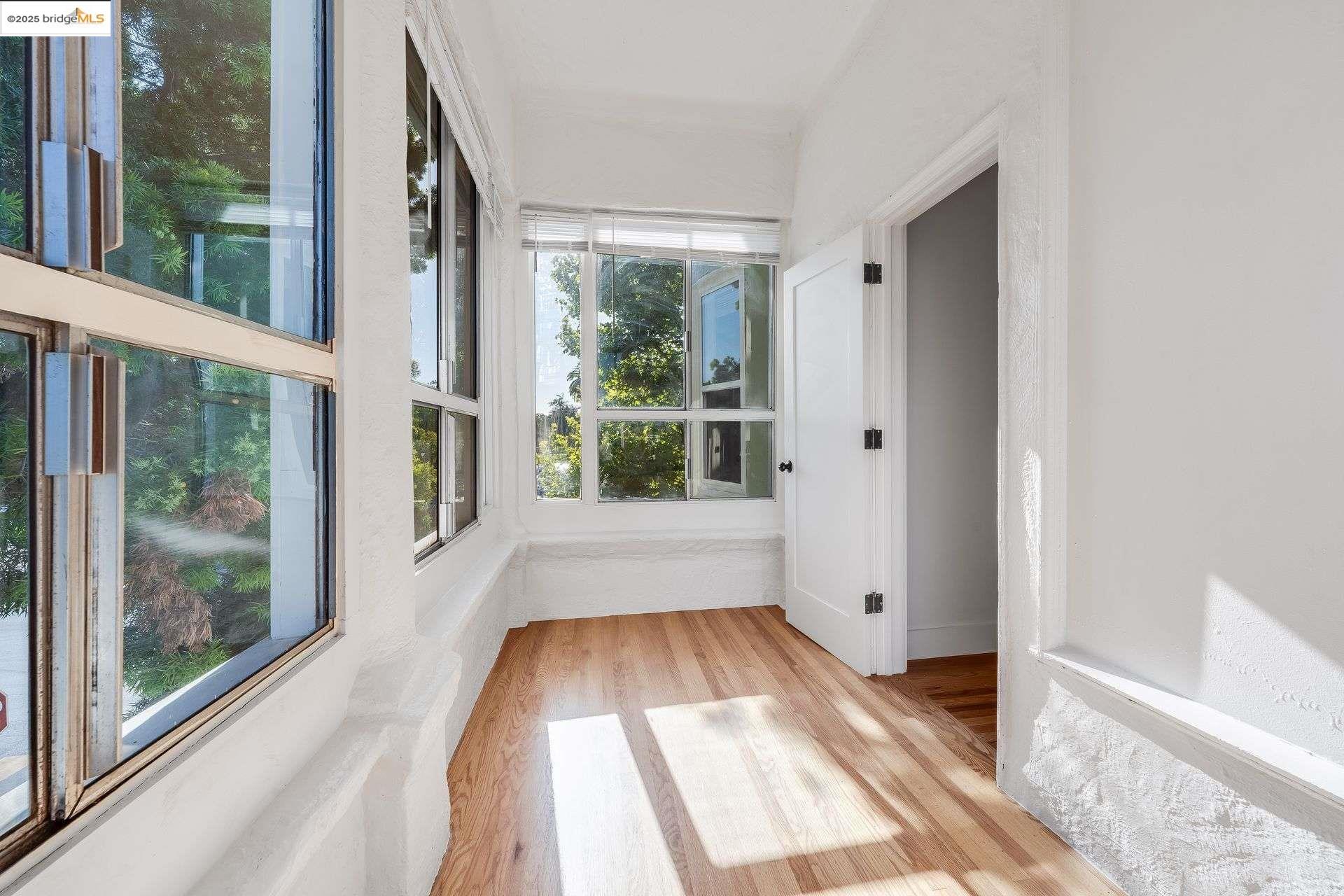 Detail Gallery Image 7 of 55 For 1238 12th St, Oakland,  CA 94607 - – Beds | – Baths