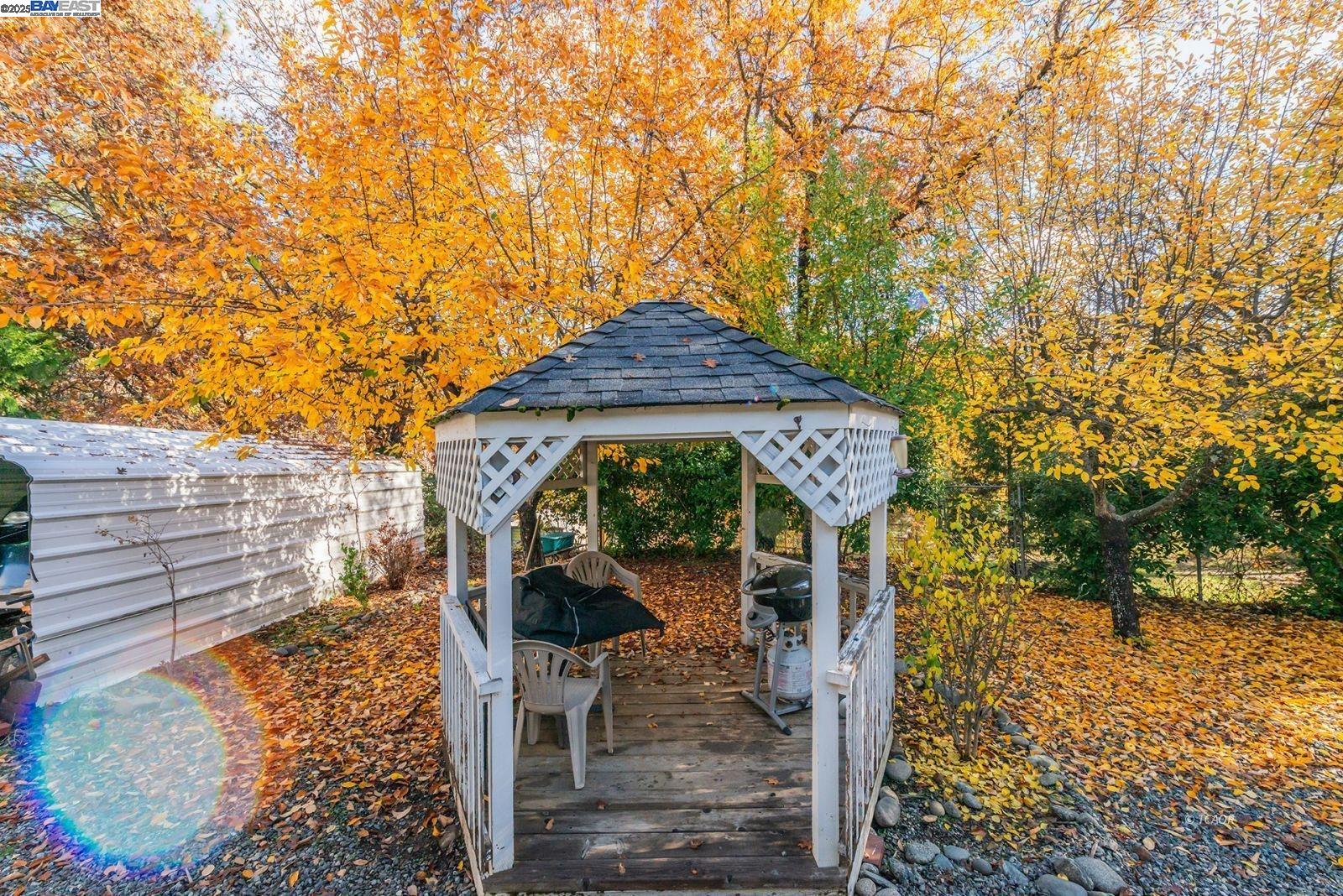 Detail Gallery Image 29 of 48 For 56 Horseshoe Ln., Weaverville,  CA 96093 - 2 Beds | 1 Baths