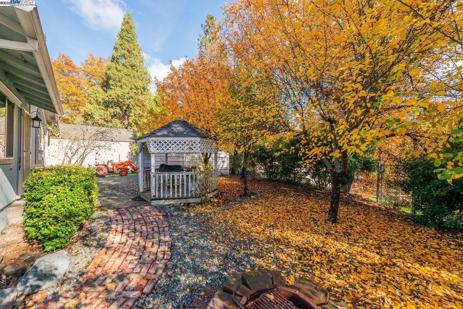 Detail Gallery Image 32 of 48 For 56 Horseshoe Ln., Weaverville,  CA 96093 - 2 Beds | 1 Baths