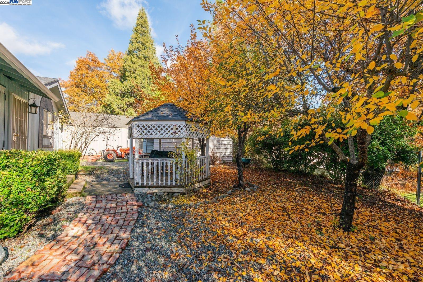 Detail Gallery Image 34 of 48 For 56 Horseshoe Ln., Weaverville,  CA 96093 - 2 Beds | 1 Baths