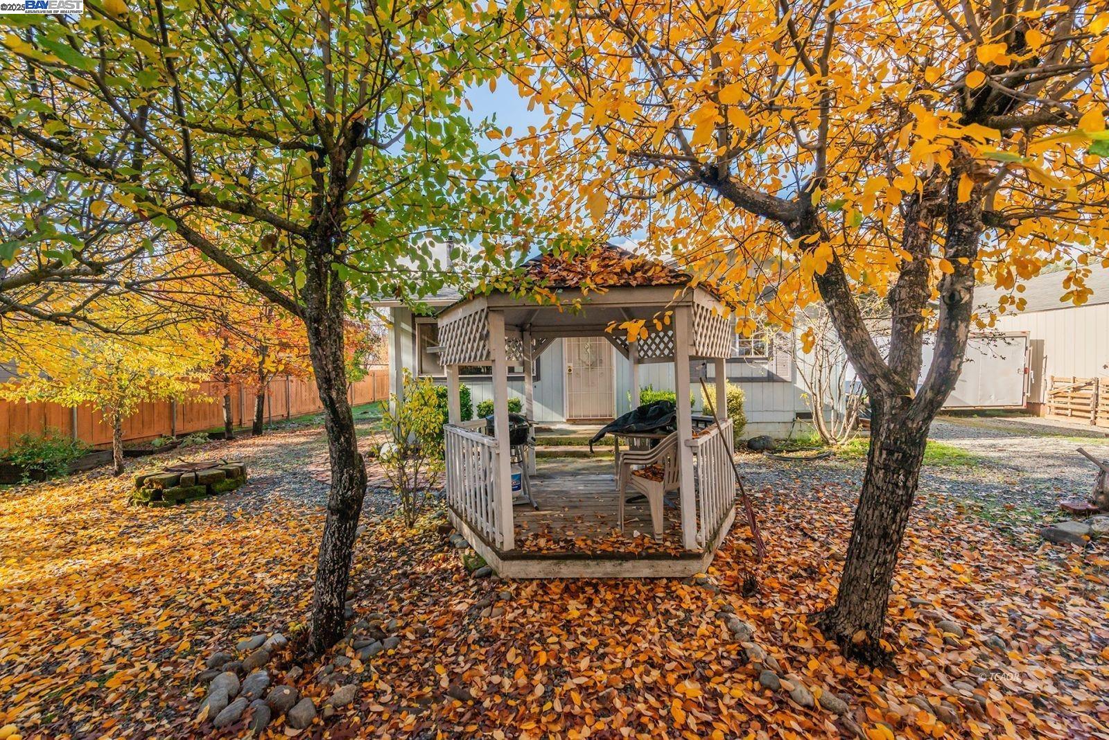 Detail Gallery Image 36 of 48 For 56 Horseshoe Ln., Weaverville,  CA 96093 - 2 Beds | 1 Baths