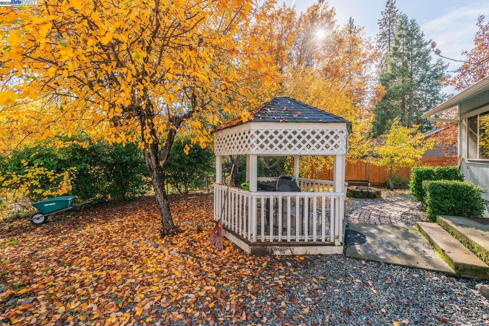 Detail Gallery Image 38 of 48 For 56 Horseshoe Ln., Weaverville,  CA 96093 - 2 Beds | 1 Baths