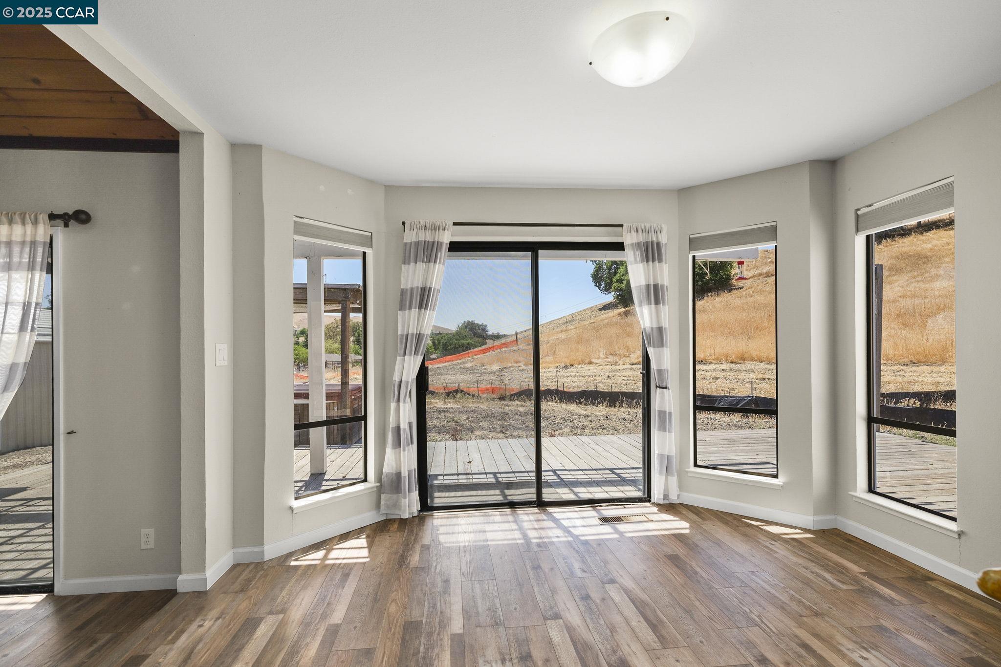 Detail Gallery Image 20 of 36 For 1610 Lawrence Road, Danville,  CA 94506-4701 - 4 Beds | 2/1 Baths